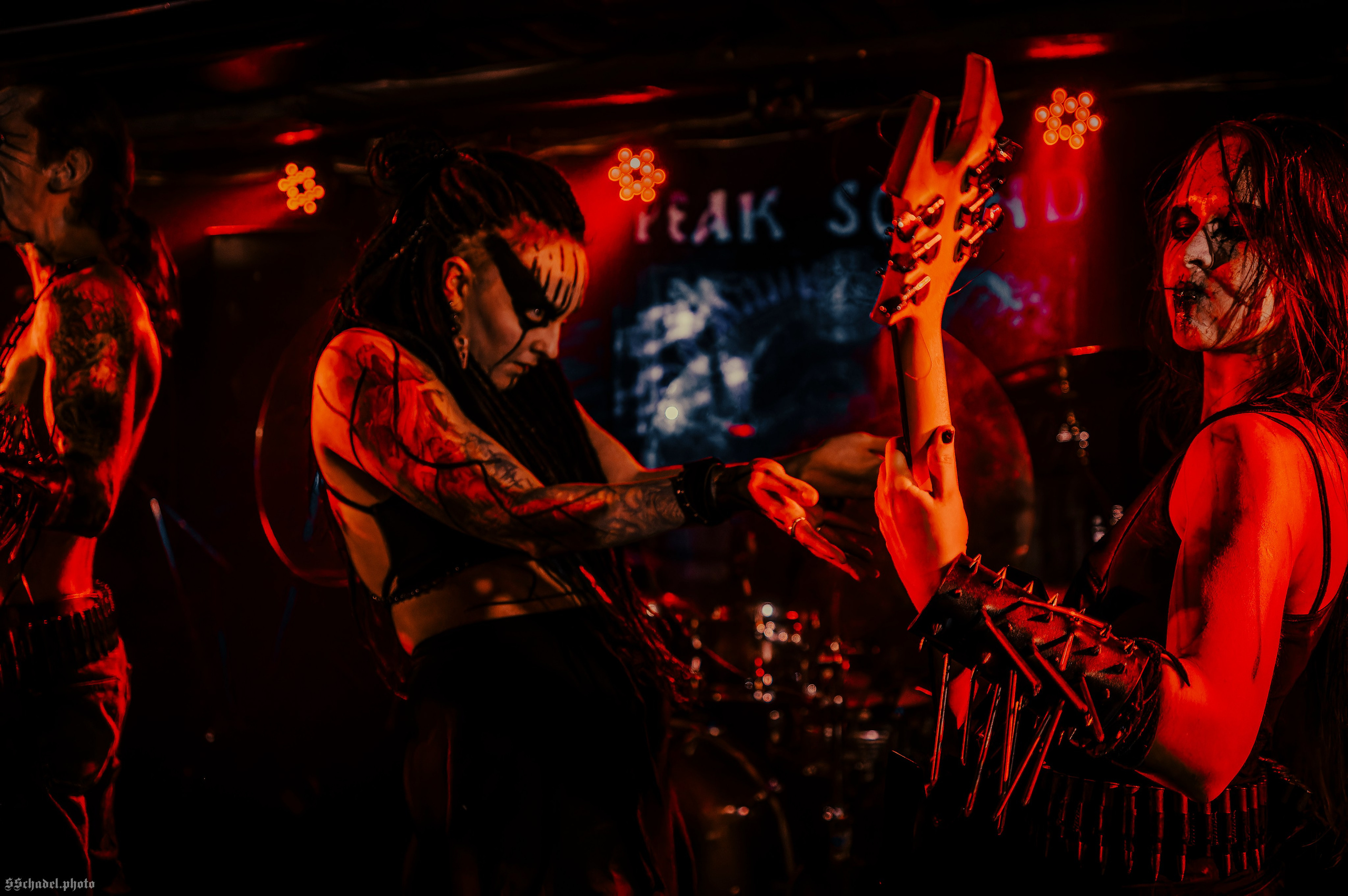 Frostlagte Måne 18.10.25. We will make everything metal!
