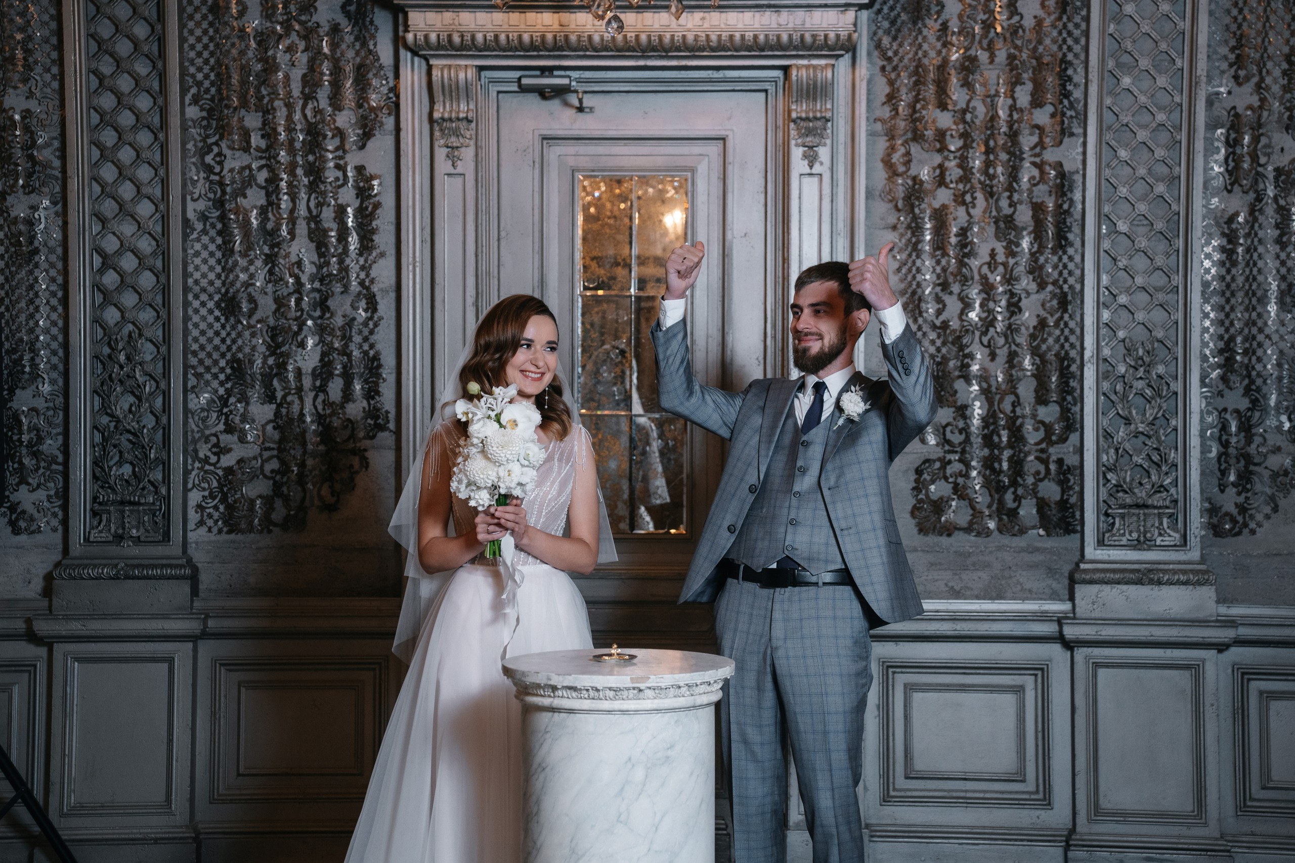 Свадебная фотосессия в отеле Золотое кольцо (Golden Ring Hotel) и ресторане Турандот