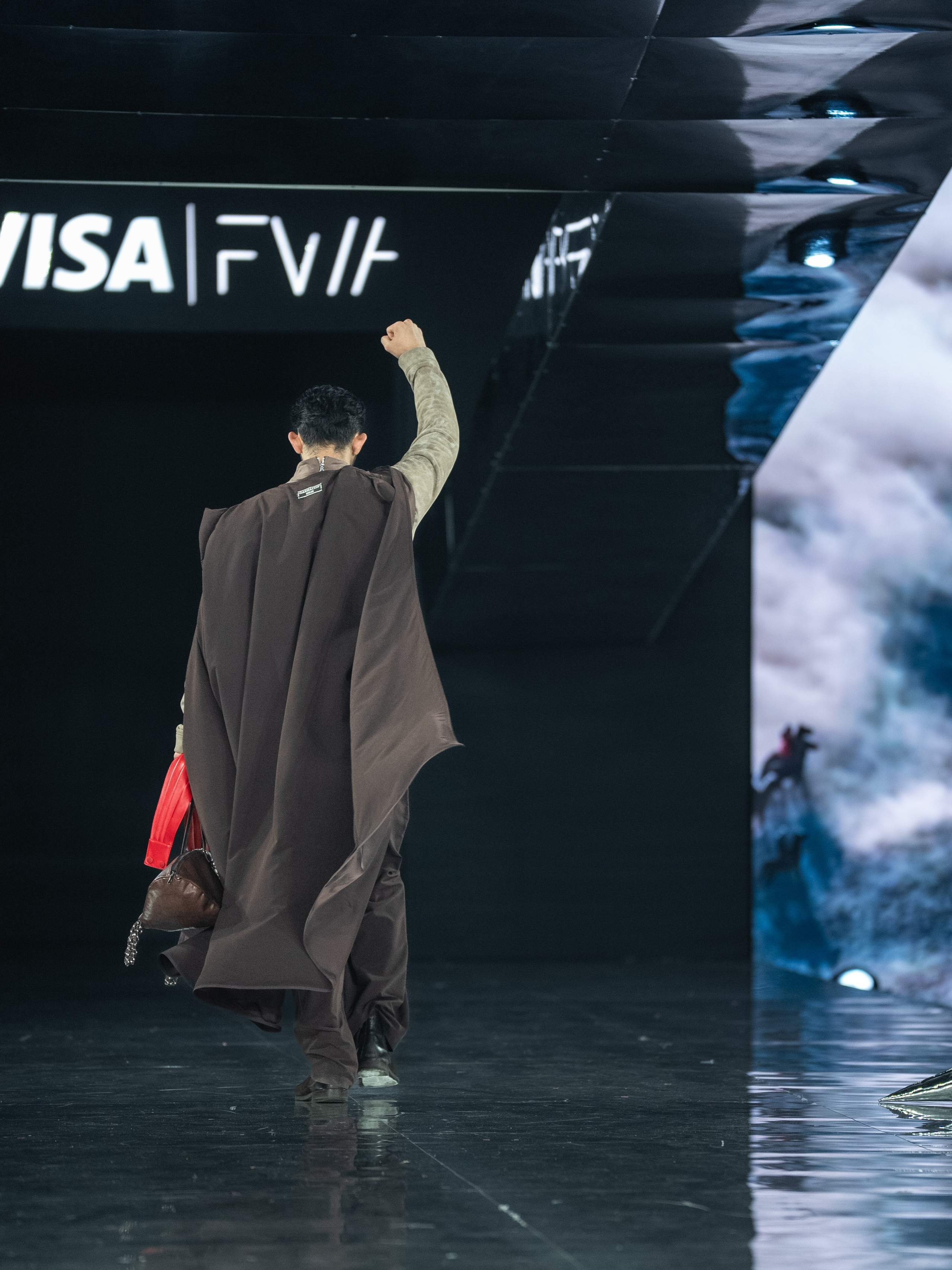 Visa Fashion Week Almaty Pre-Fall 2026 GAZHAIYIP. Сайт Алматинского НЮ АРТ, будуар и фэшн фотографа Дениса Карпенко
