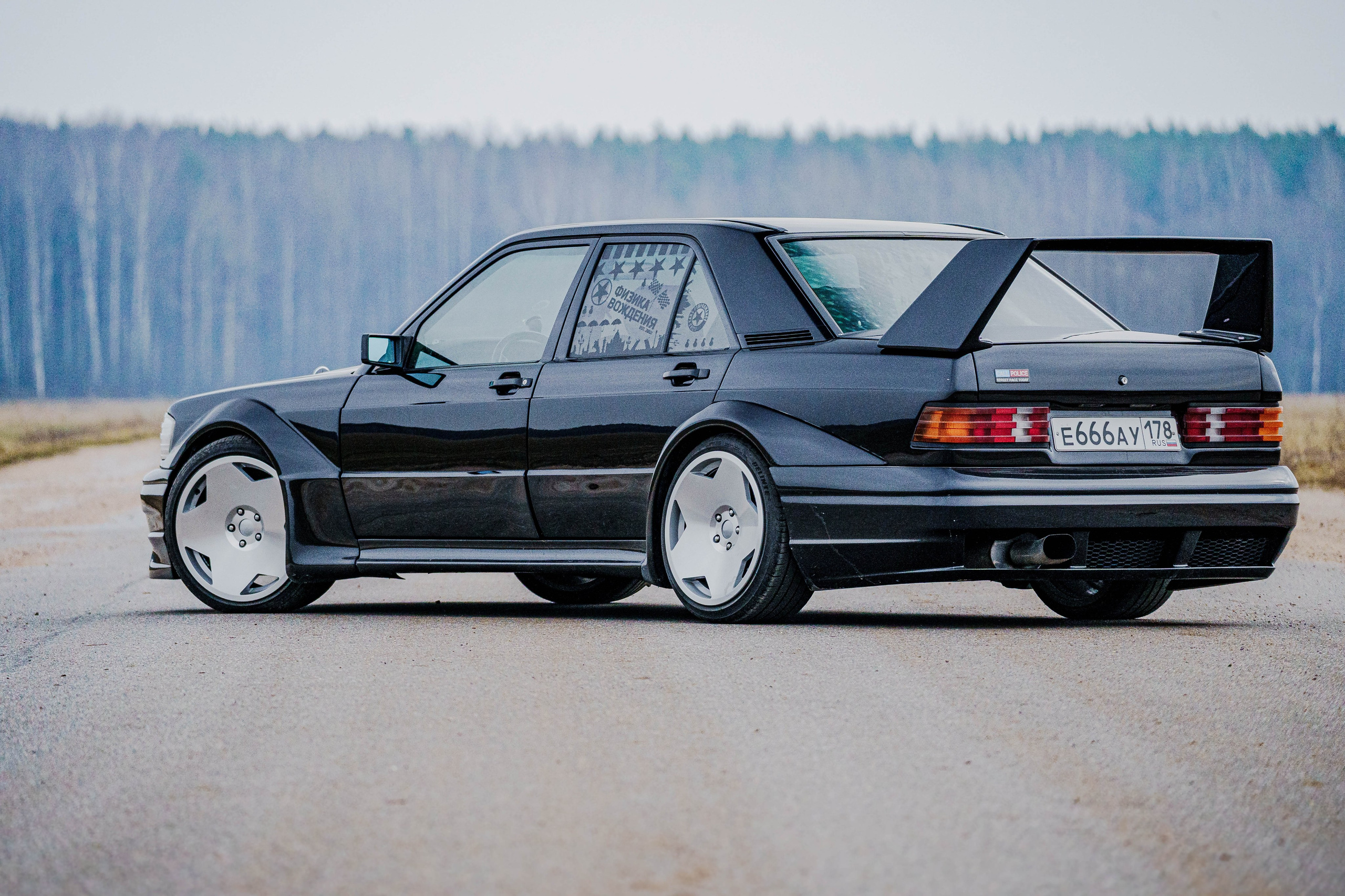 Mercedes 190e. Александр СМИ
