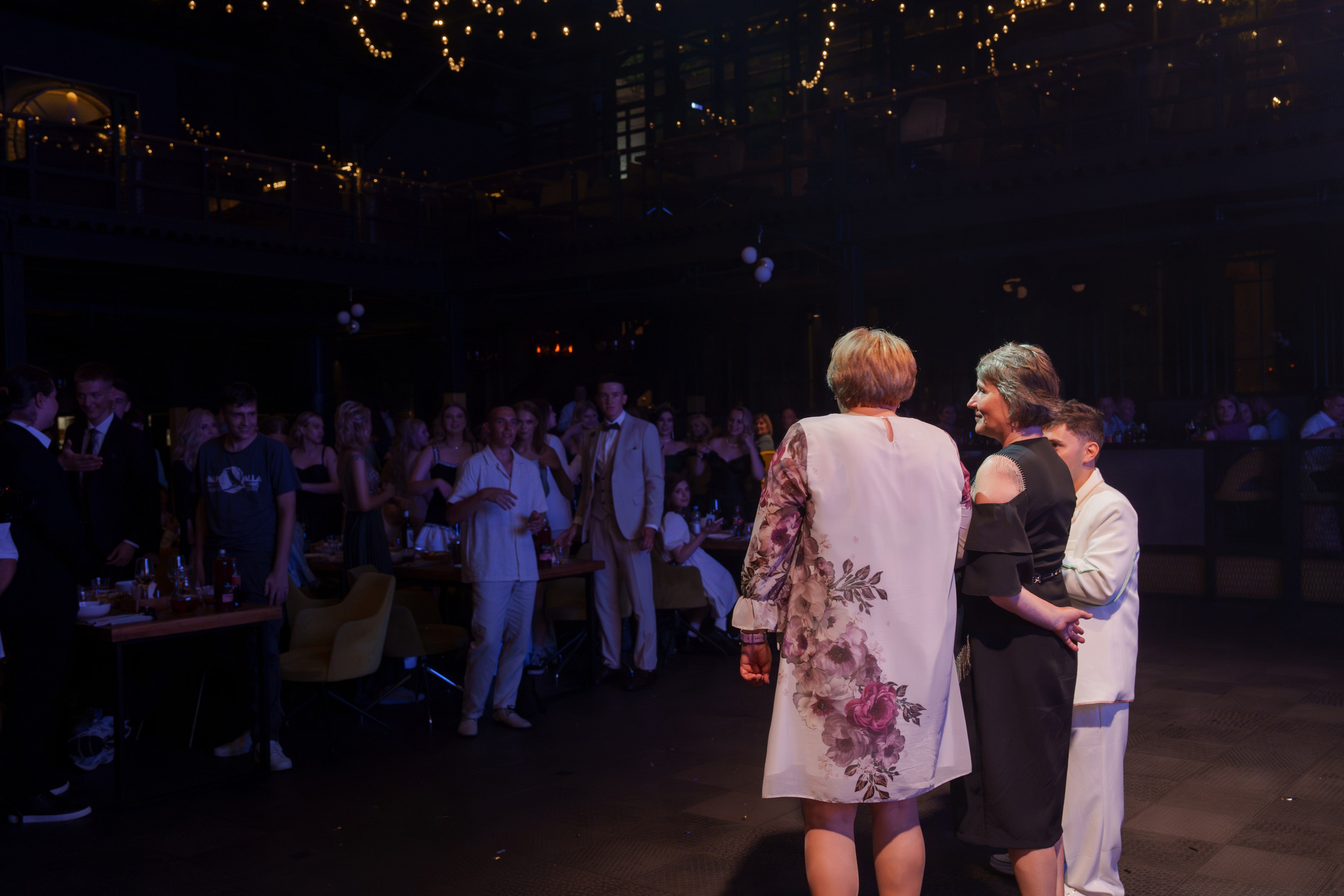 Выпускной лицея 27 (вечеринка). Свадебный и репортажный фотограф Элина Козырьянова