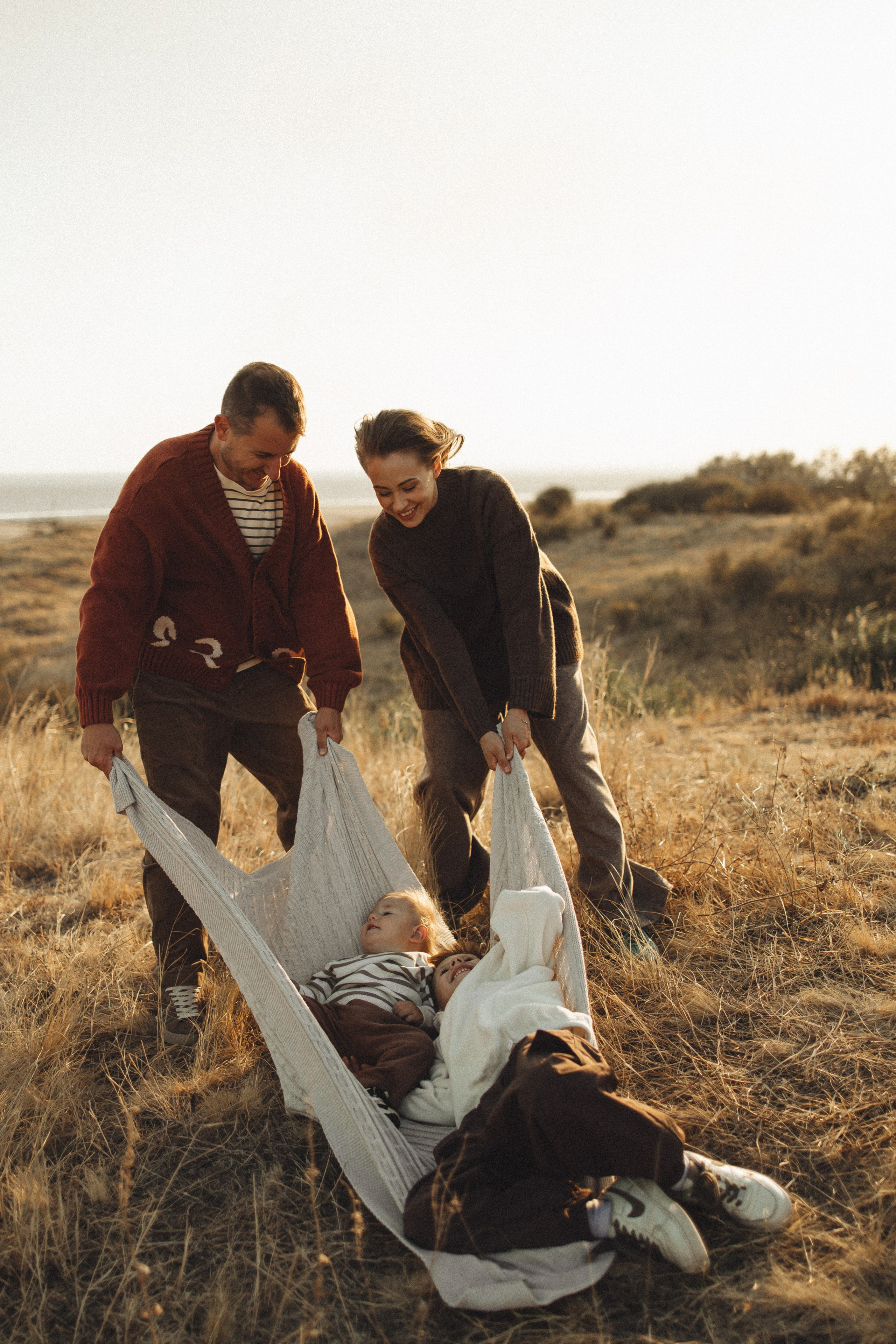 Семейная история, закат в Мержаново. Семейный и детский фотограф, таганрог, ростов-на-дону