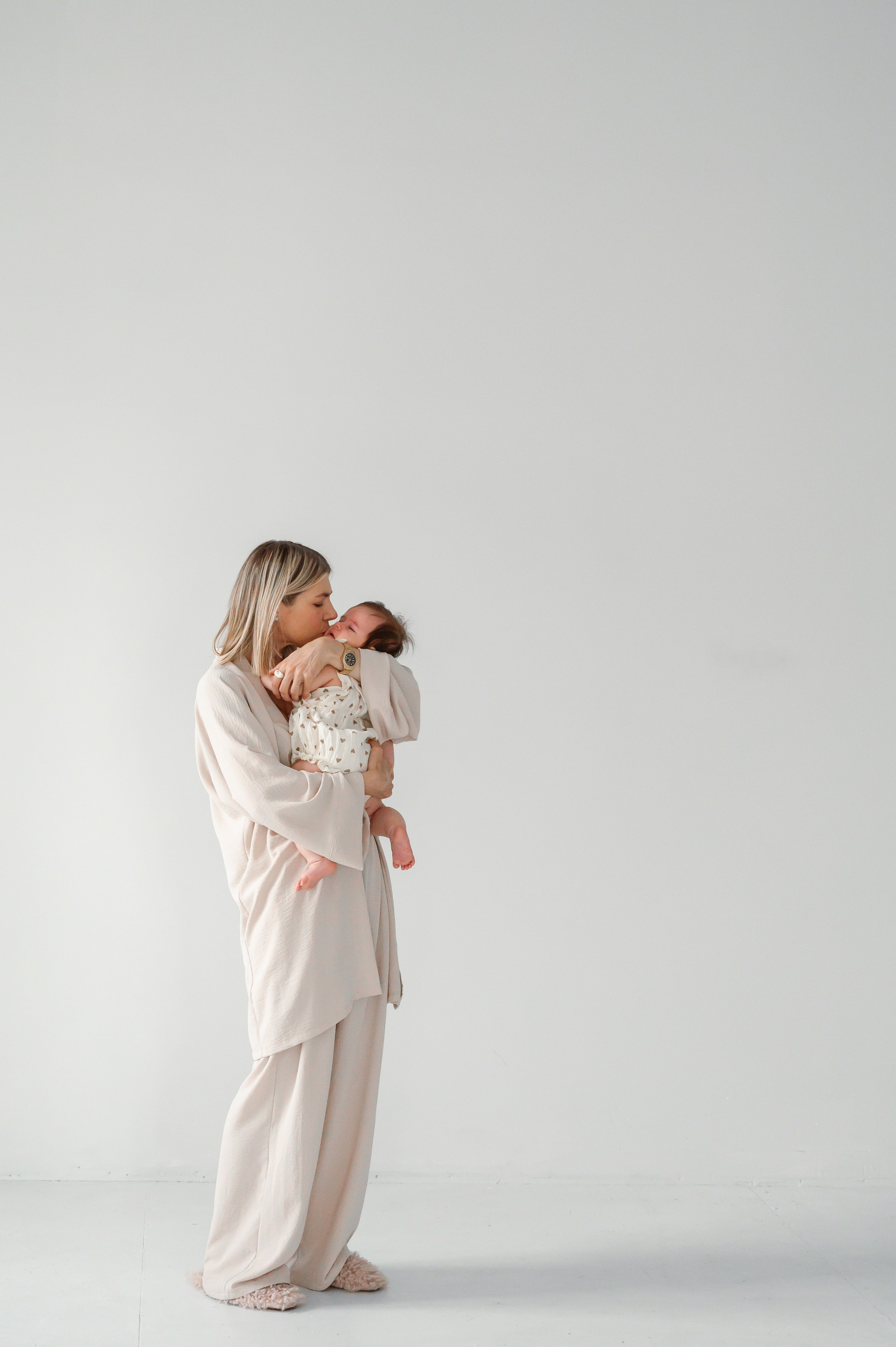 Ксения. Профессиональный фотограф беременности в СПБ. Стильные фотосессии беременности в стиле минимализм и классическая фотография