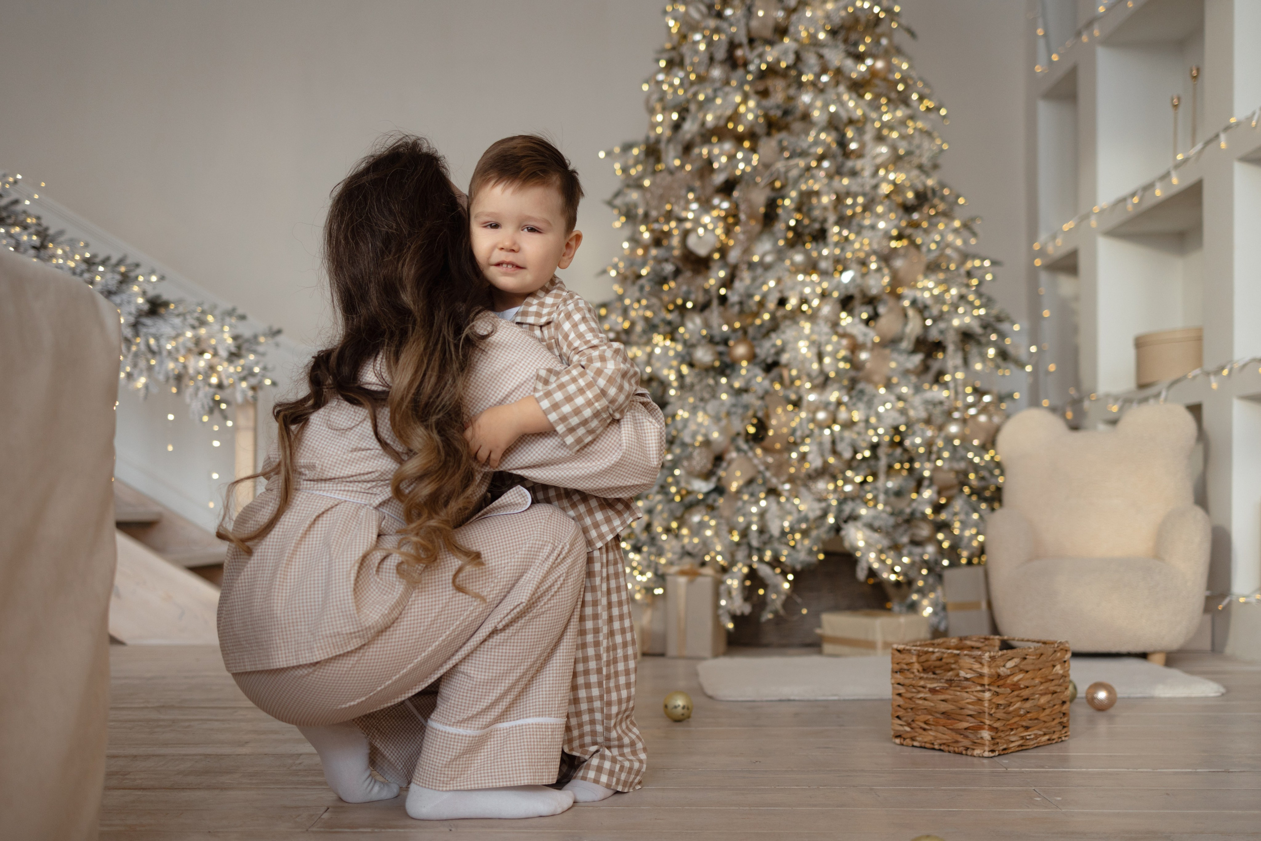 Новогодняя съемка в Историях (Большой зал). Фотограф беременности и новорожденных в Красноярске Вета Ланская