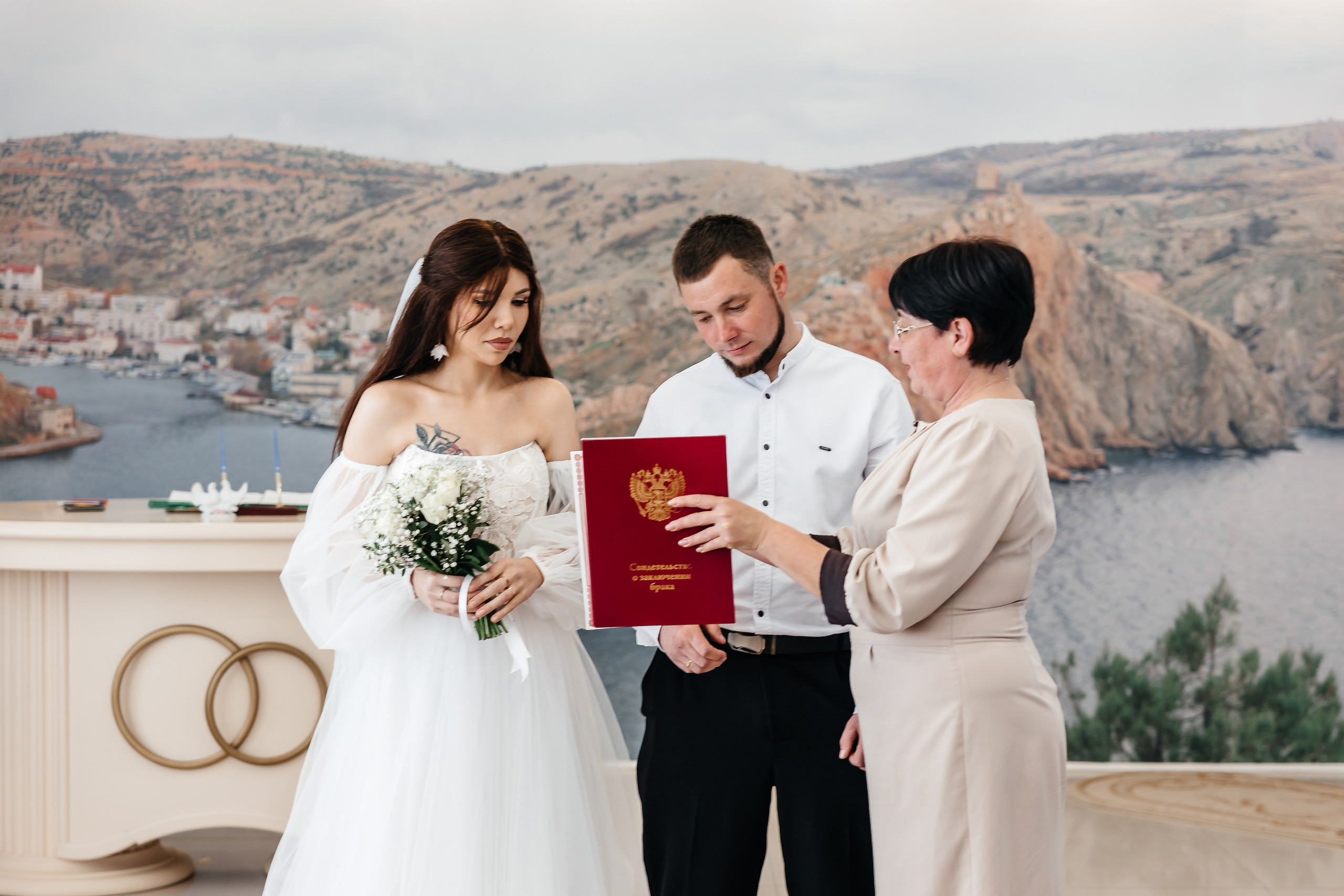 Анонс свадьбы Маргариты и Андрея. Туман на холмах Балаклавы. Свадебный фотограф в Крыму и Севастополе Ольга Баскакова