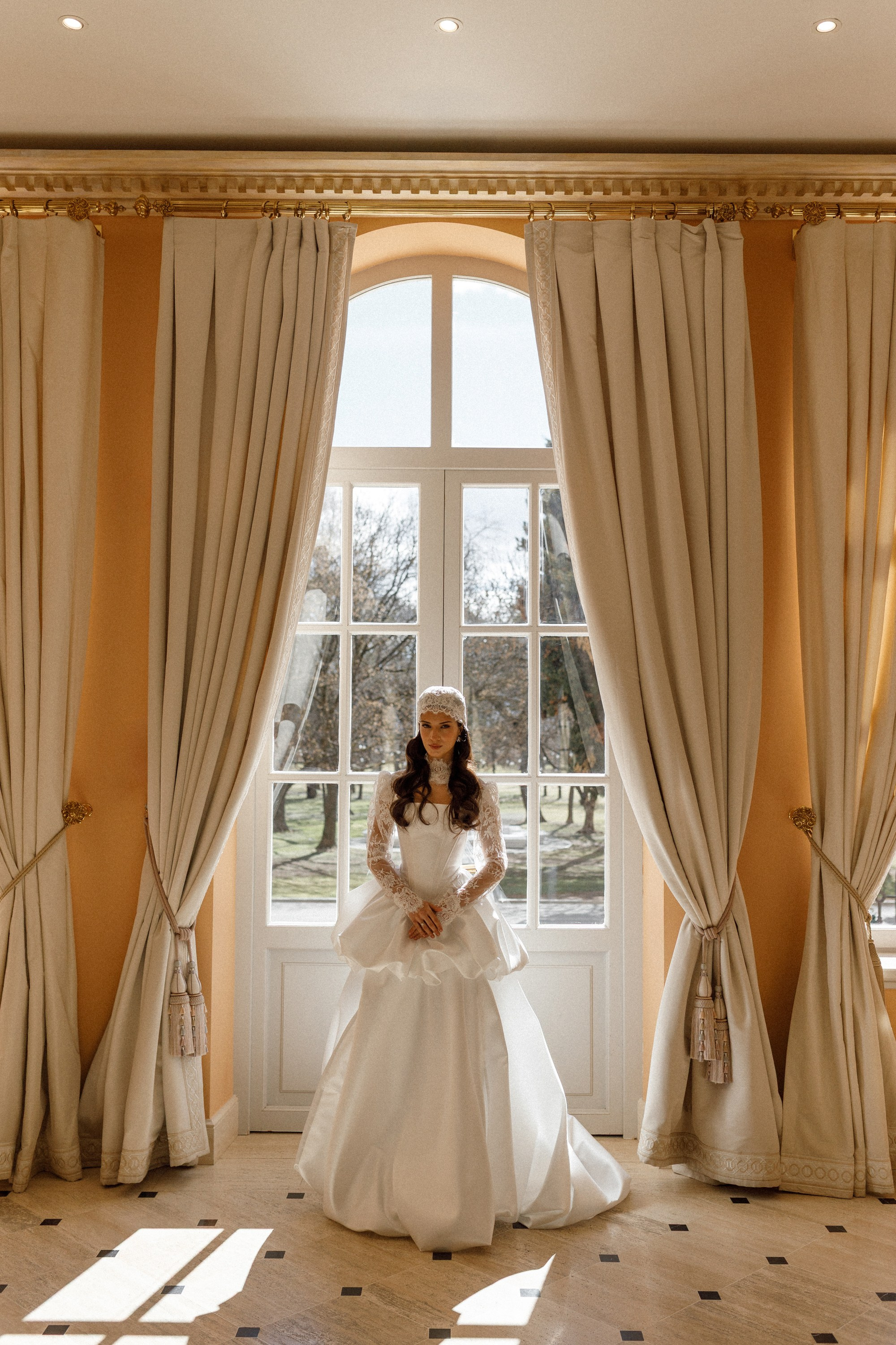 Петр и Лейла