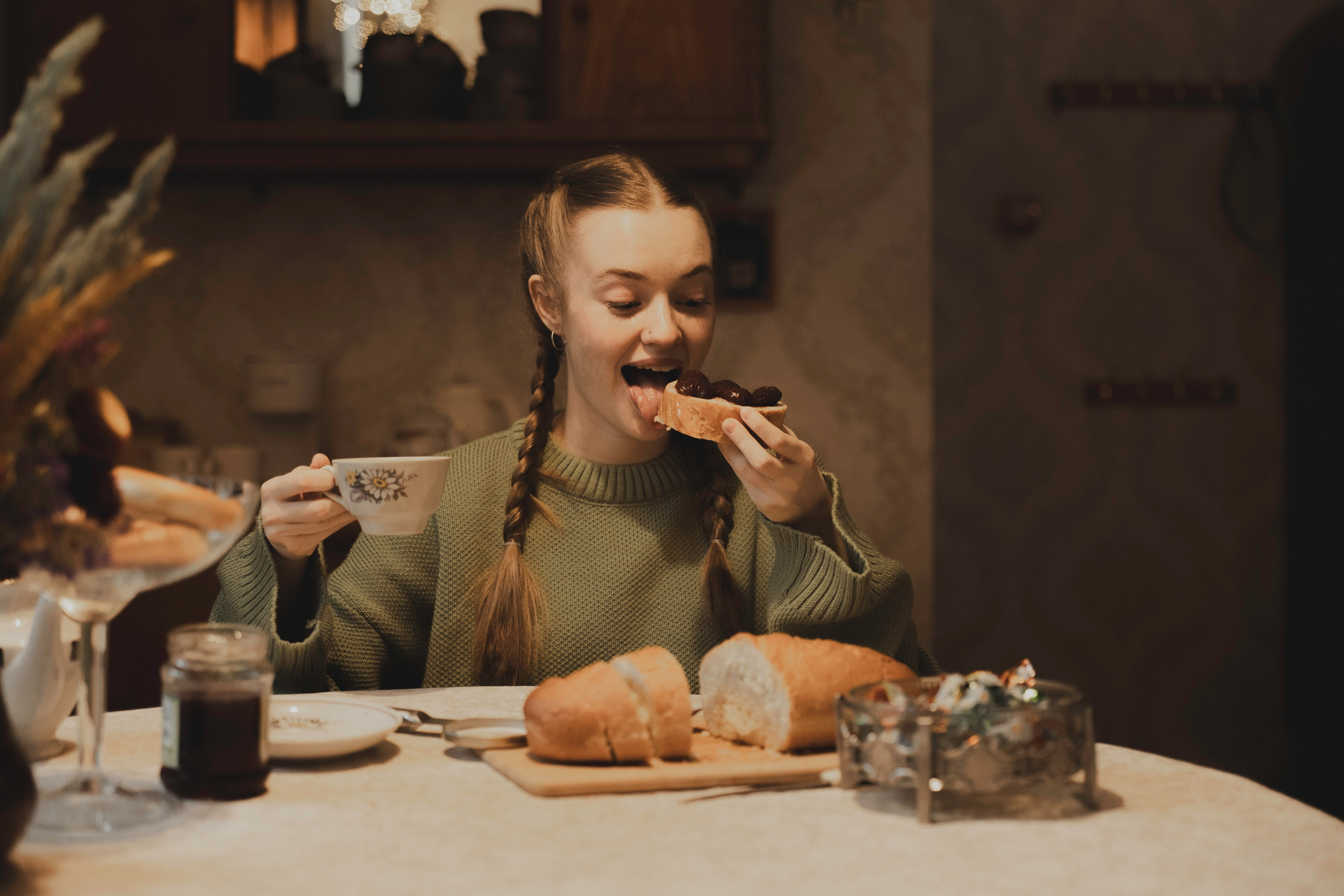 Булочка с вареньем. Фотограф Кощеева Дарья