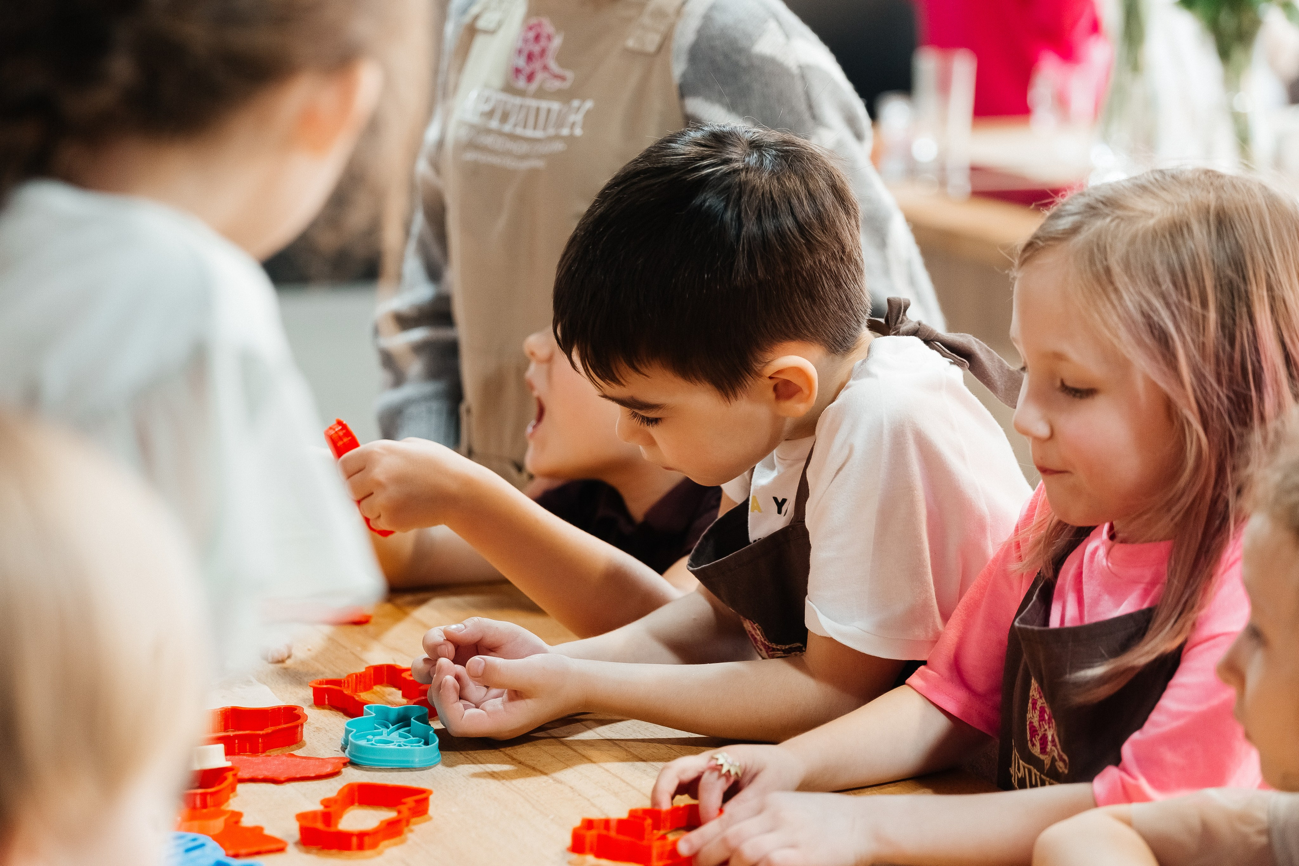 Детский мастер-класс в «АРТиШОК». Фотограф Кемерово | Сергей