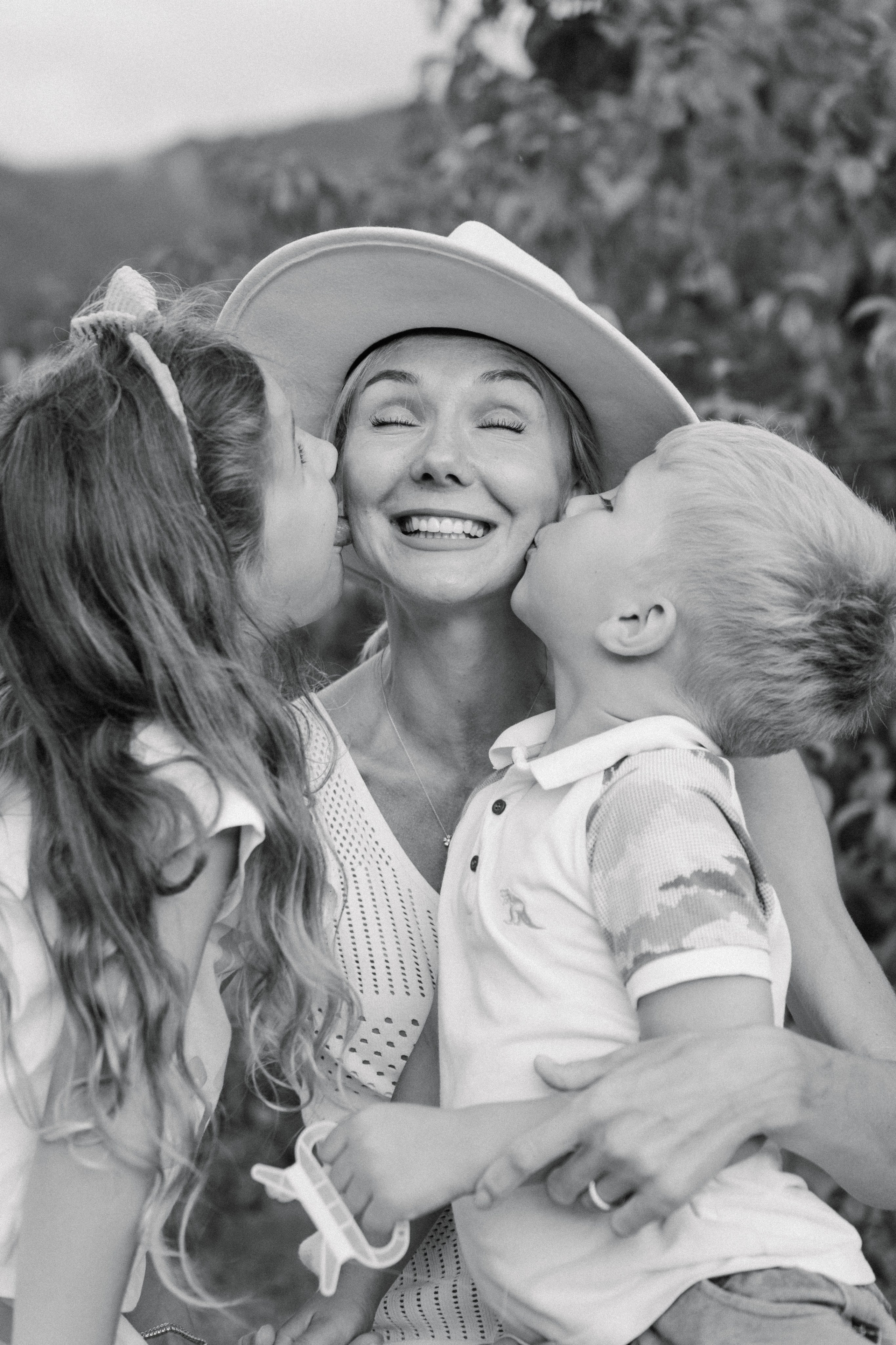 Семейная фотосессия в Сочи и Красной Поляне — заказать семейную фотосессию