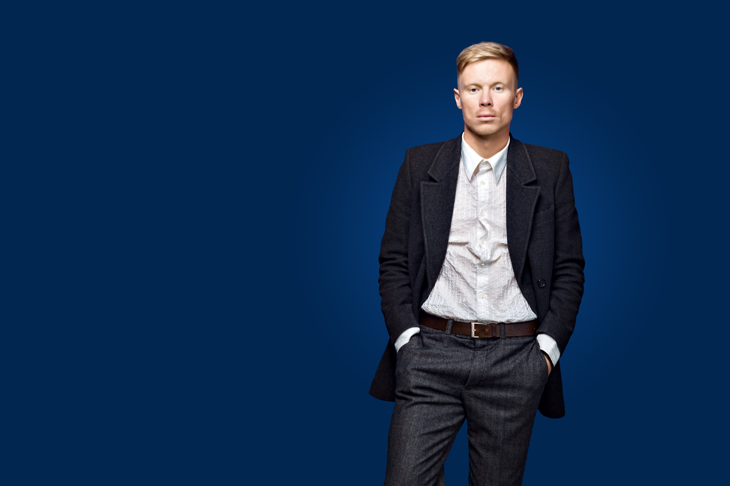 Студийный мужской портрет. Фотограф Андрей Лёвкин