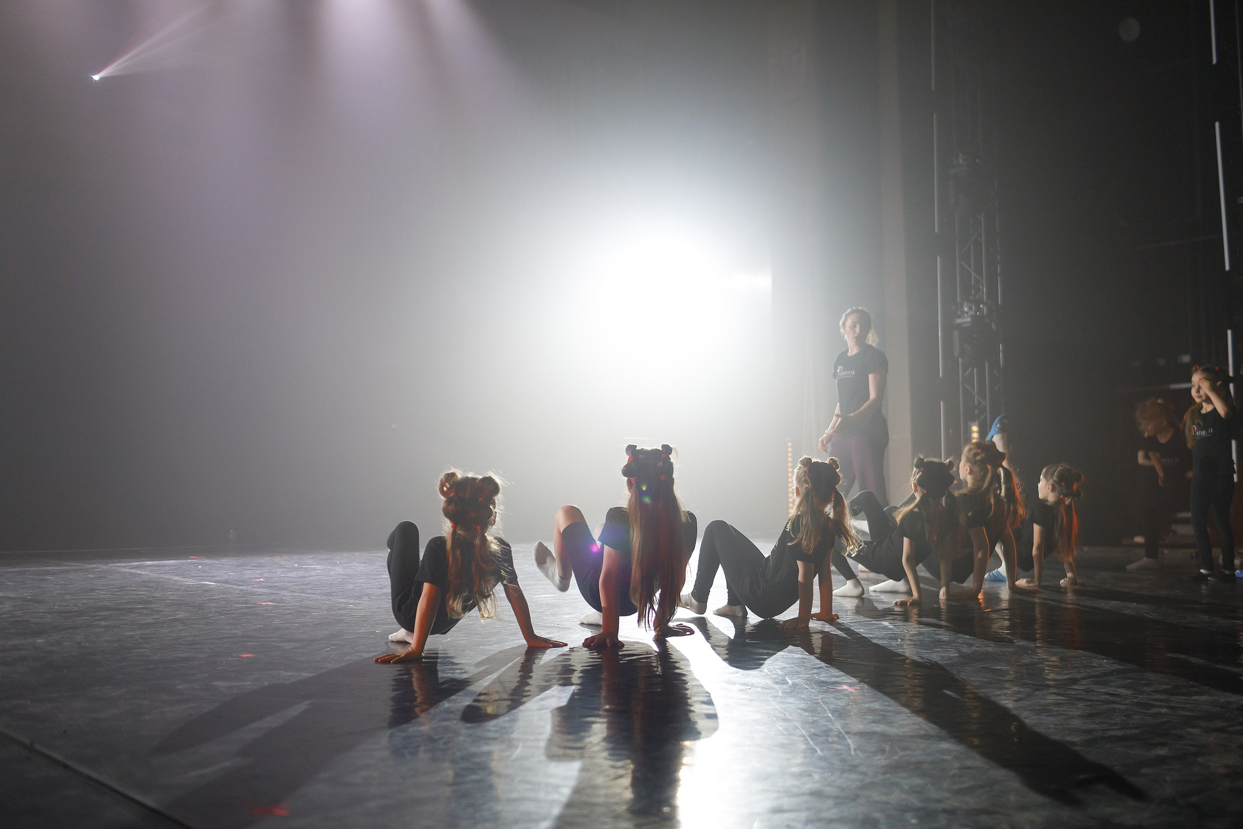 Репортажная фотосъемка отчетного концерта. Профессиональный фотограф в Новосибирске