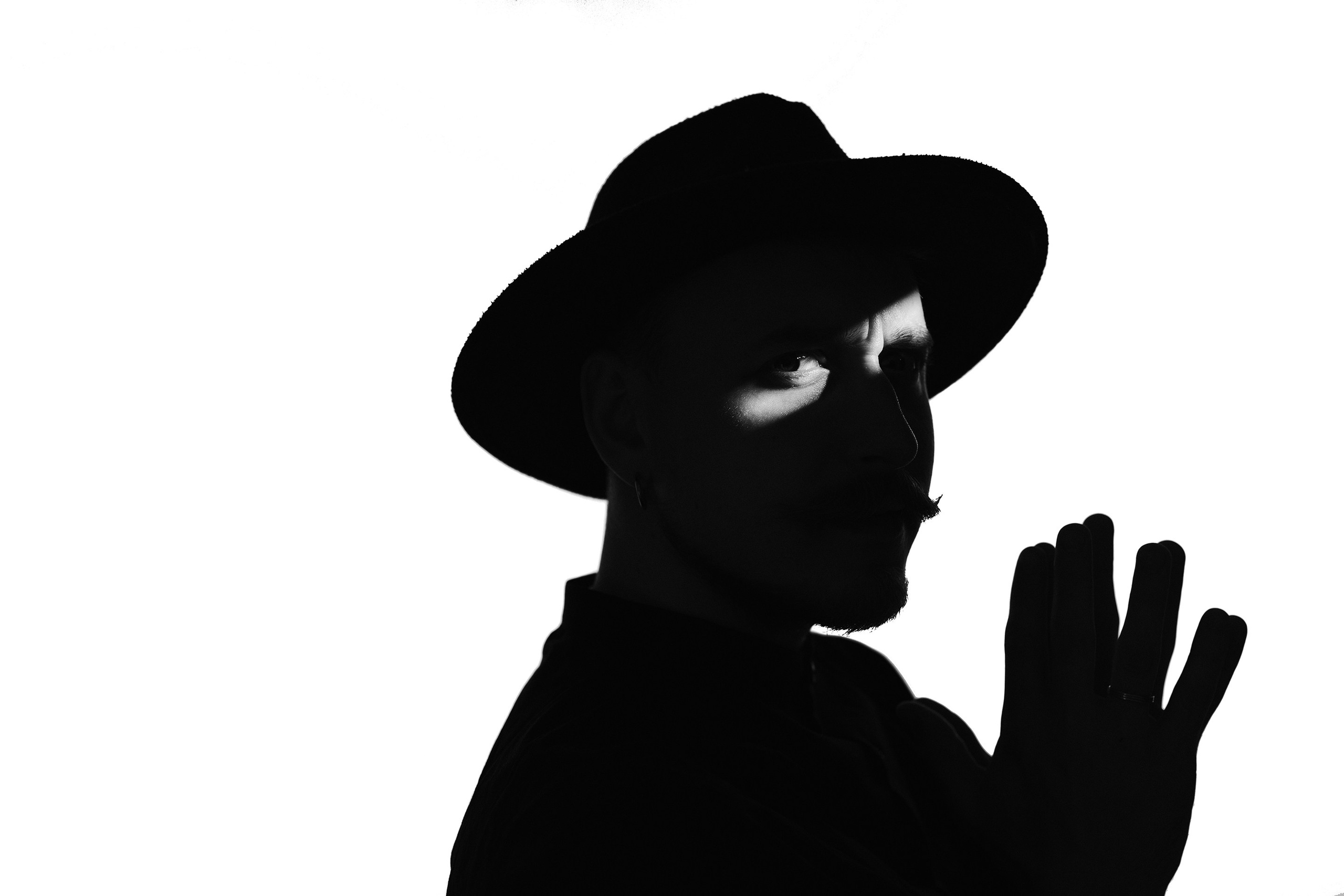 Креативная мужская фотосессия. Профессиональный фотограф в Новосибирске