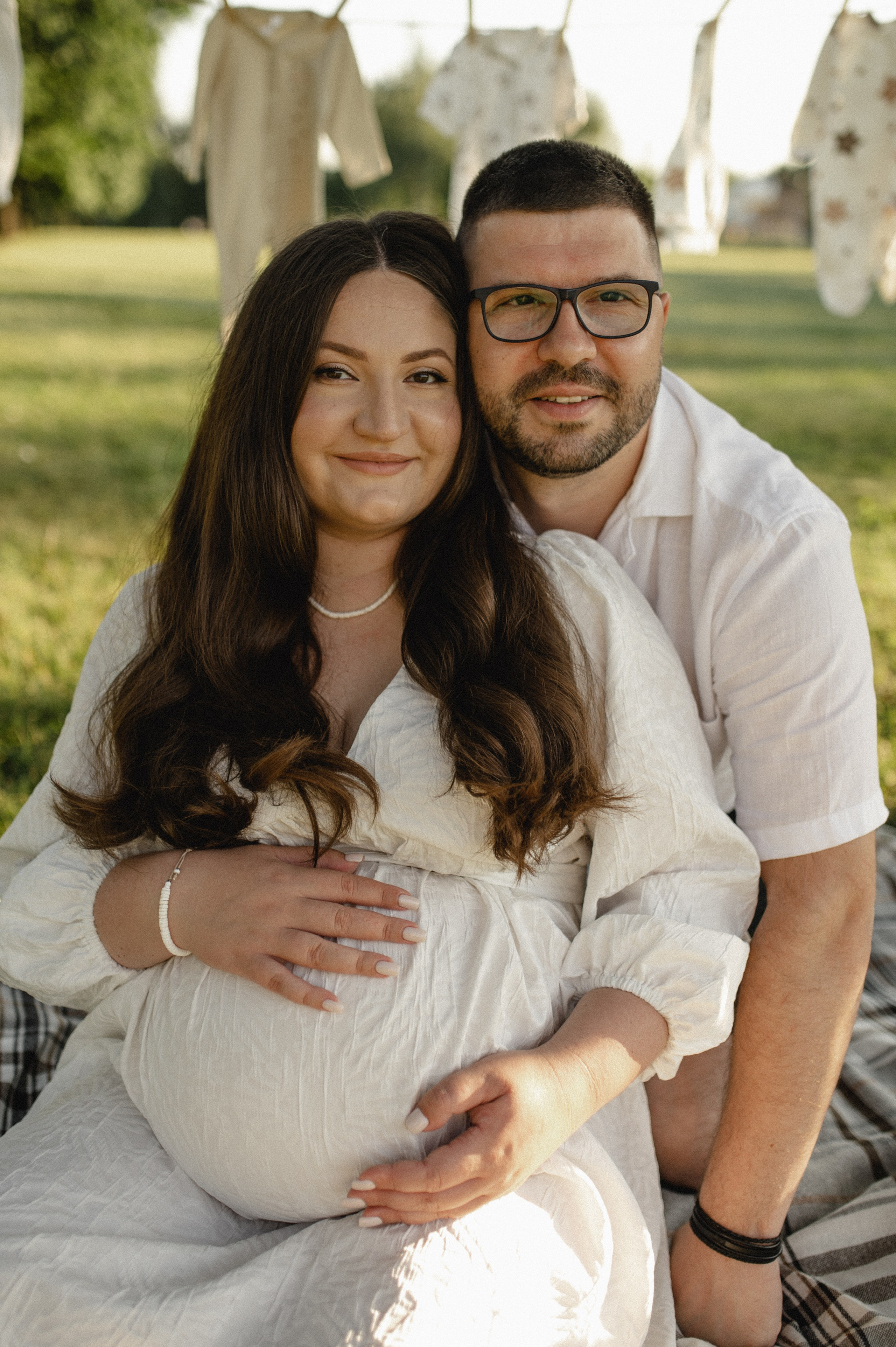 Фотосессия беременности на природе в парке Москвы. Семейная фотосессия Бутово Москва фотограф Алина Морщагина