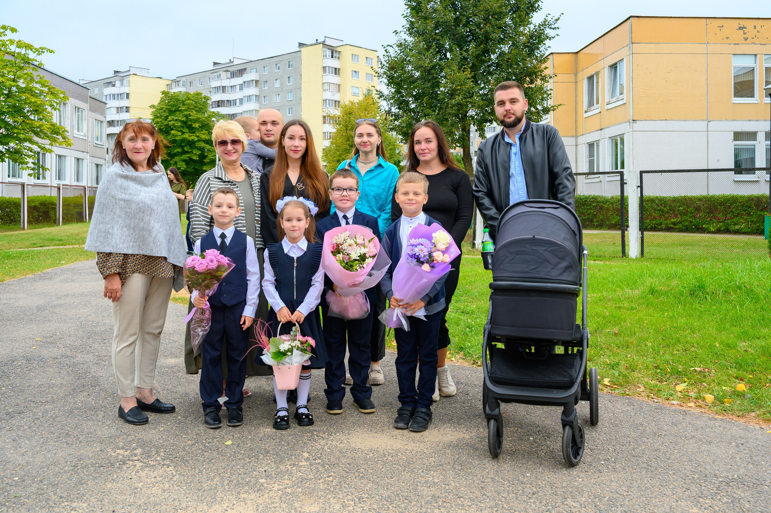 Вот звучит первый звонок, перед этим долгое приготовление к новому этапу в жизни, Яромир идет в школу. Фотоуслуги, услуги фотографа, фотографирование важных событий