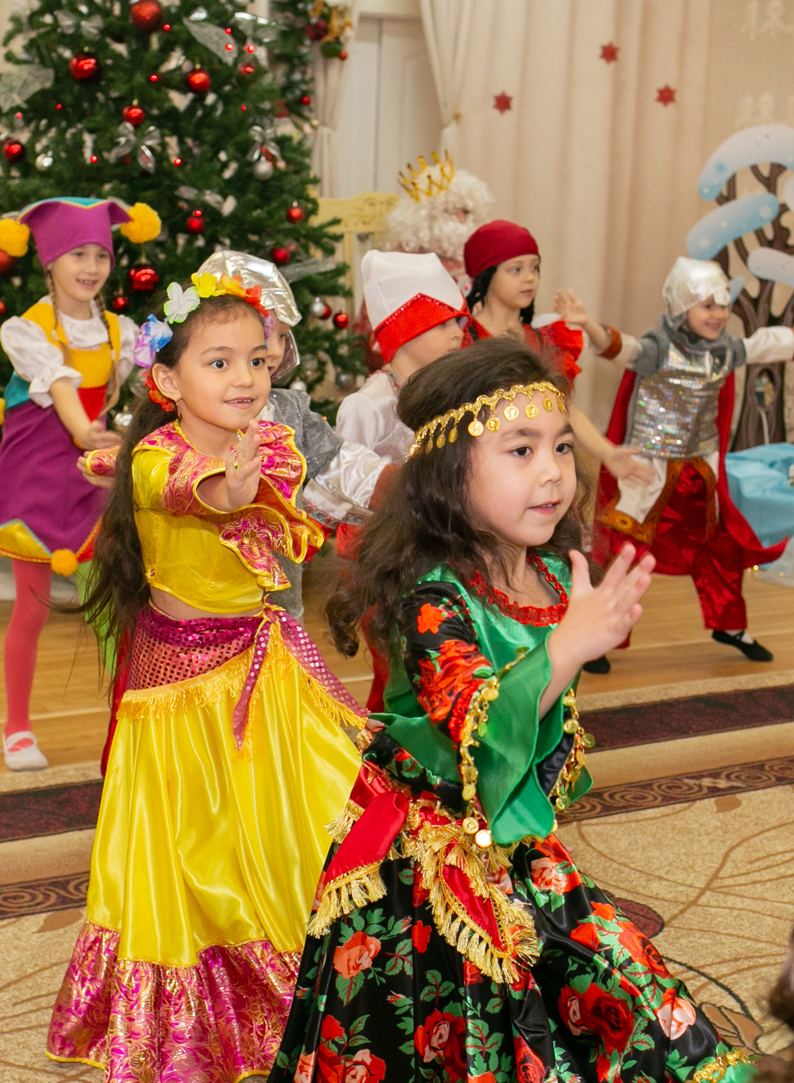 Выпускные и Утренники. Фотограф новорожденных и семейный фотограф НСО г. Бердск Марина Львова