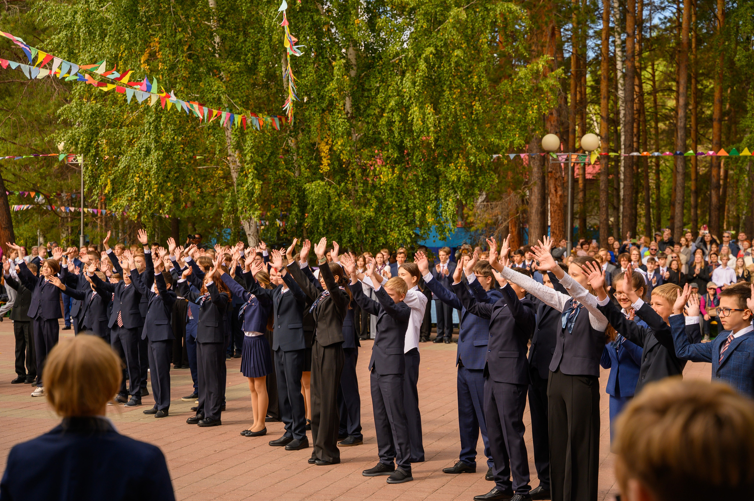 1 сентября линейка ФМШ. Фотограф новорожденных, семейный детский в Тюмени Татьяна Морозова