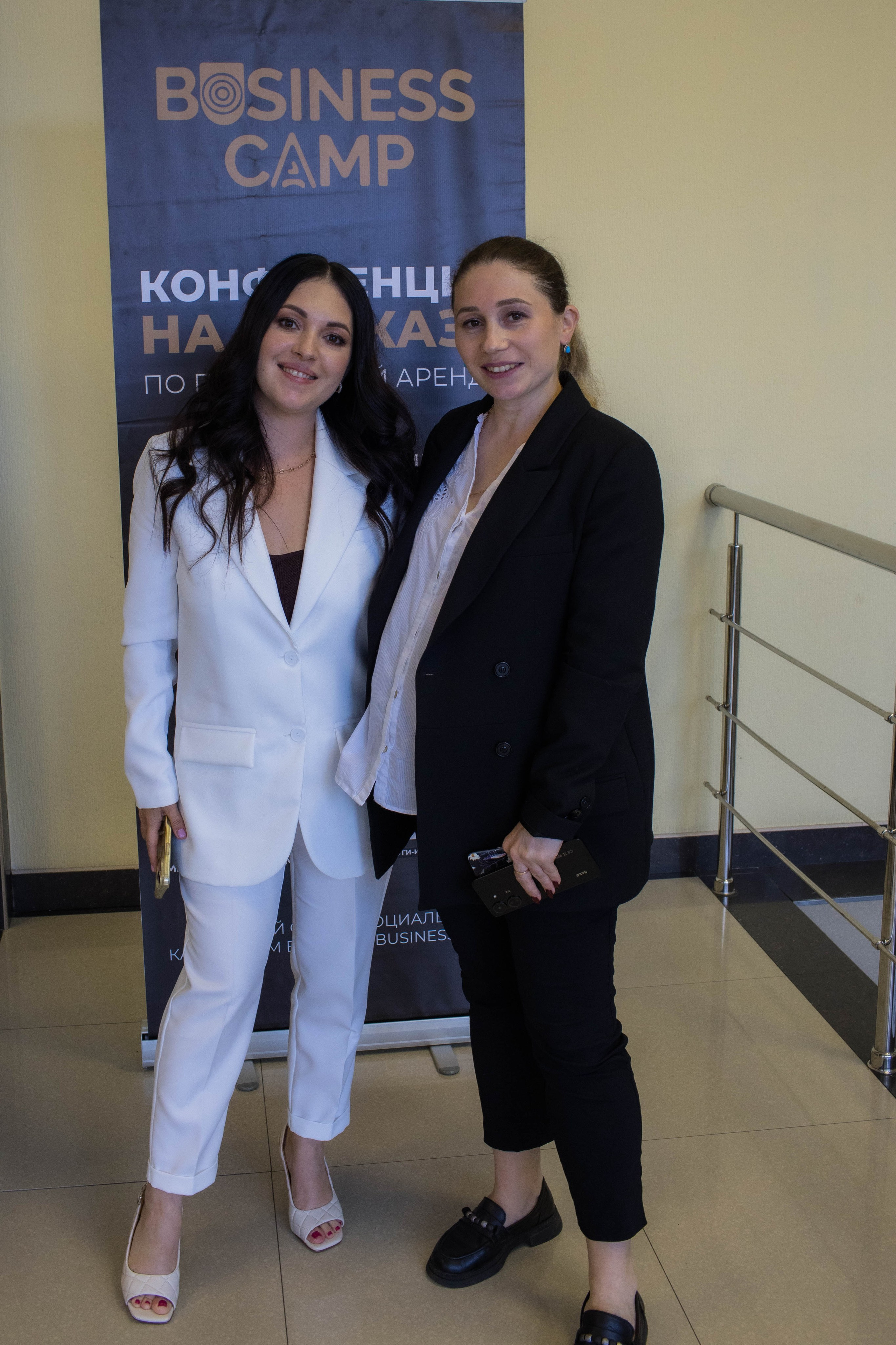 КОНФЕРЕНЦИЯ ПО ПОСУТОЧНОЙ АРЕНДЕ. Медиапродюсер, фотограф в Минеральных Водах —Виктор Холодов