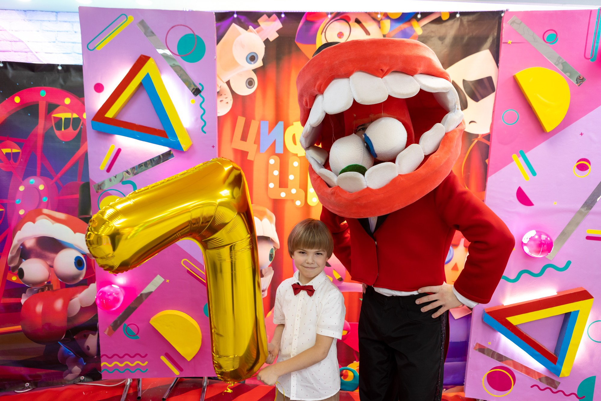 День рождения в Magic Room. Фотограф в Оренбурге. Профессиональный фотограф
