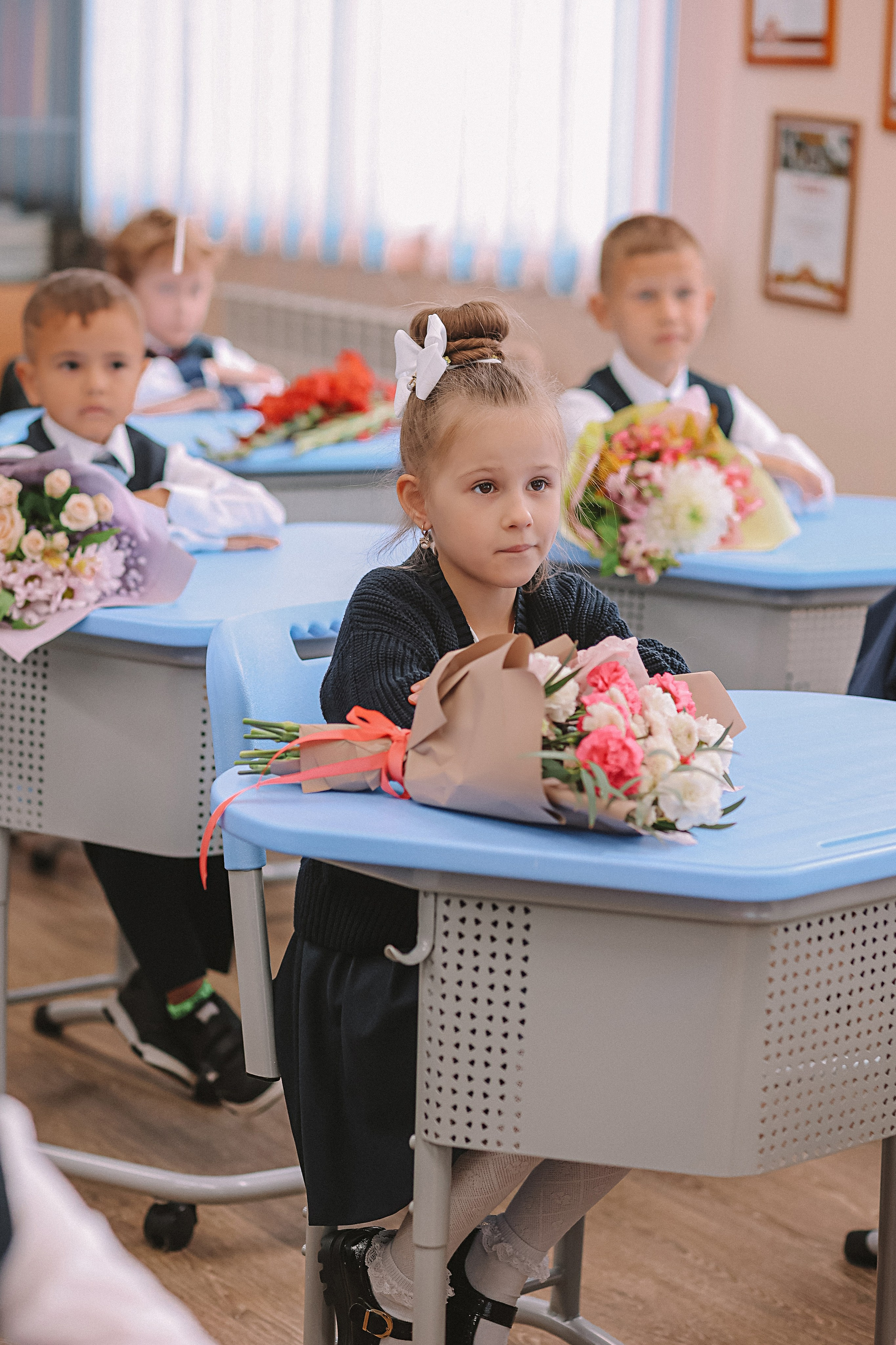 1 сентября линейка+кл час+портреты. Семейный фотограф Тюмень, фотограф на роды Салмина Мария