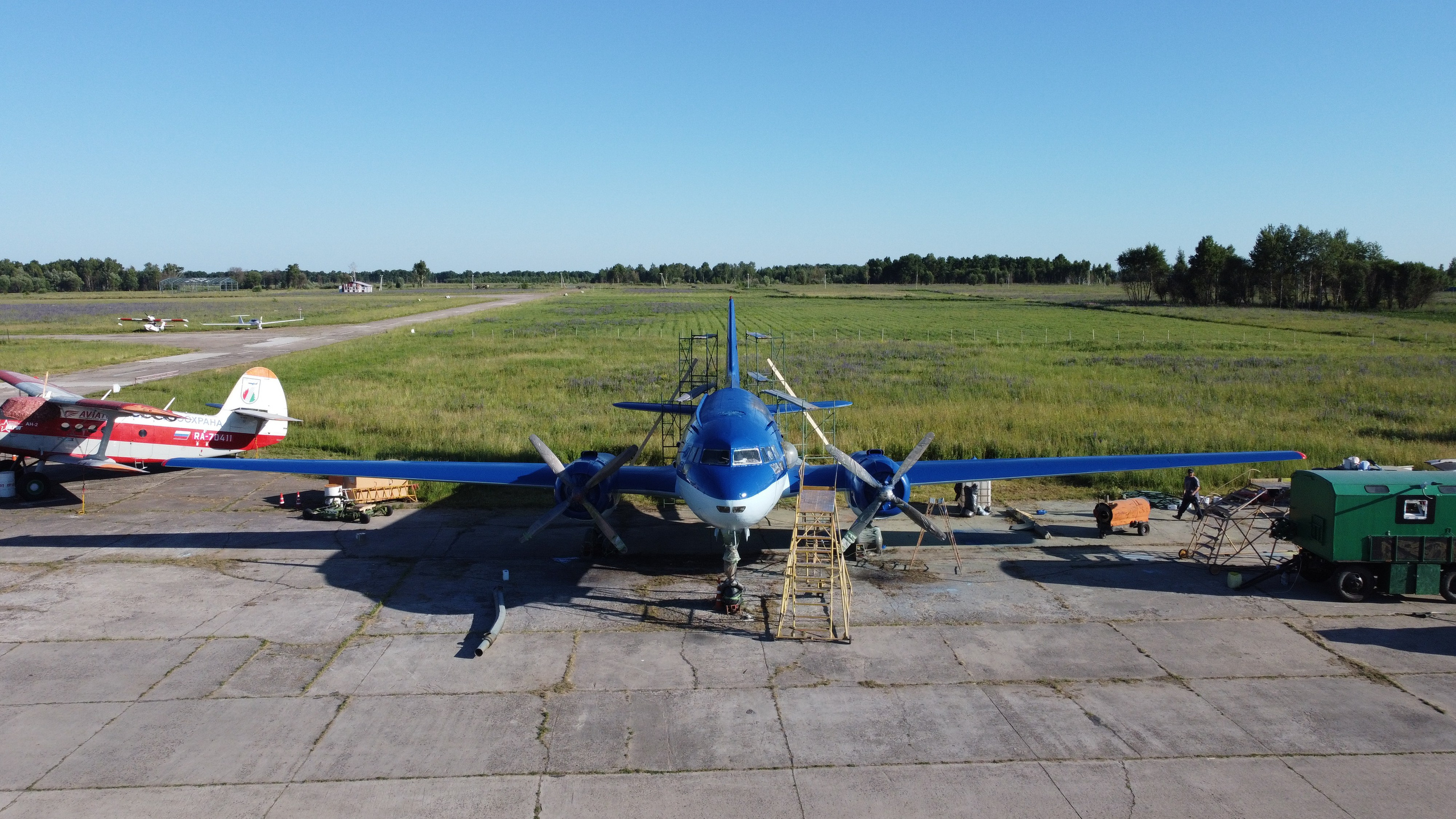 Ил-14Т «Голубая Мечта» — покраска (2022г). Фотоальбом показывающий увлекательный мир авиации и мир медведей Андрея Иванова