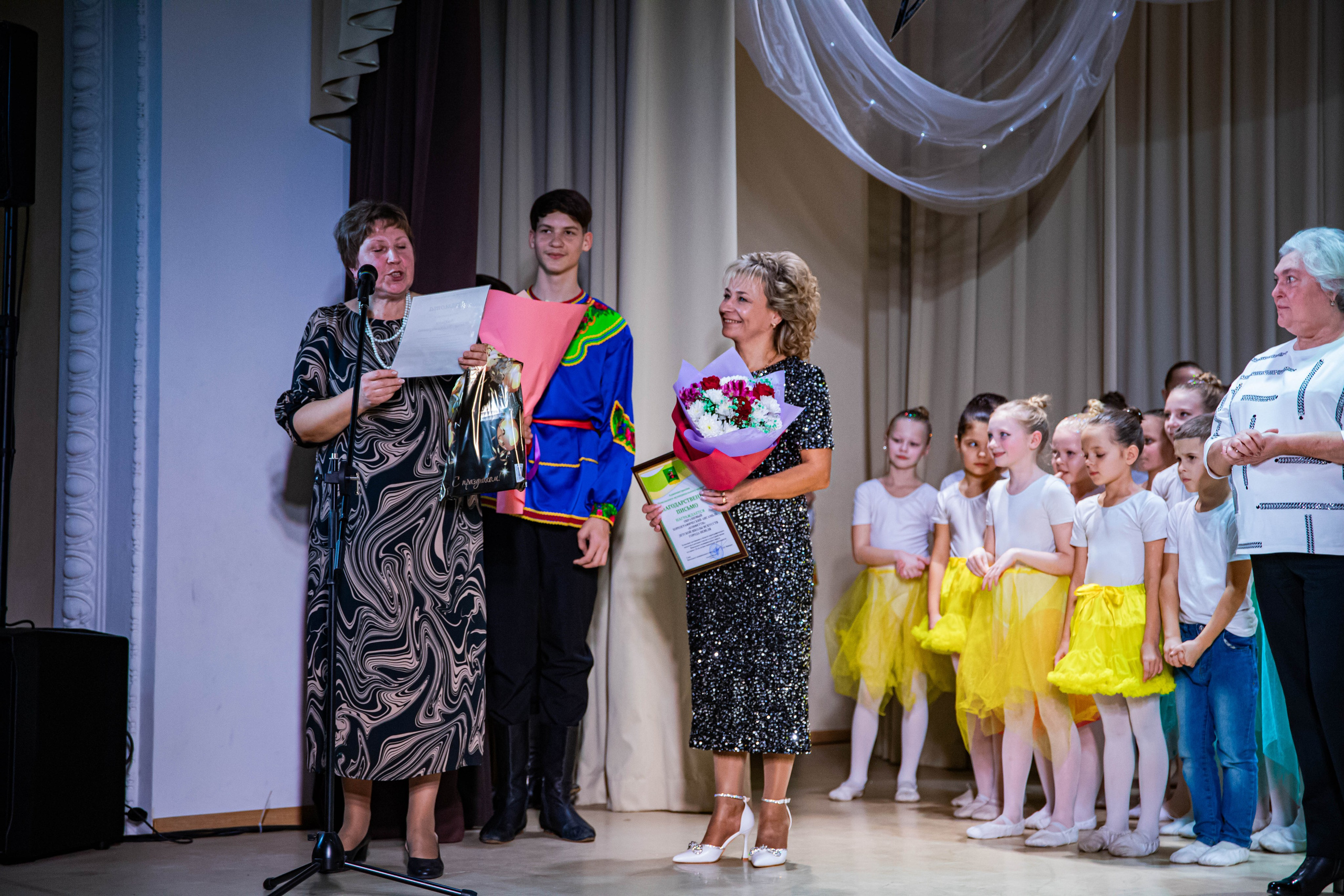 «Конфетти» Юбилейный концерт «Твори Добро». Фотограф Дарья Маташкова