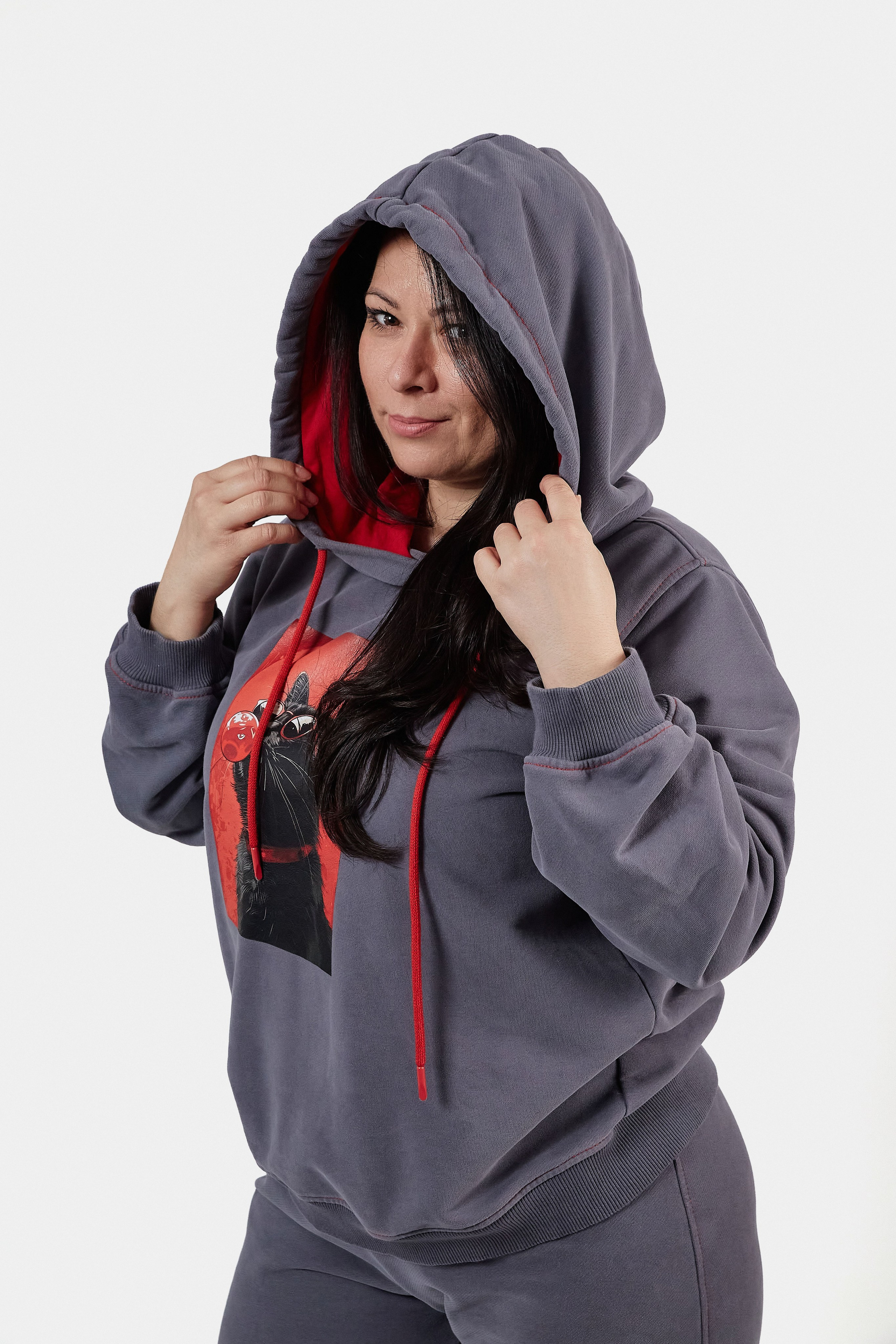 Фотосъемка с моделью на белом фоне. Коммерческий фотограф в Москве Павел Володин