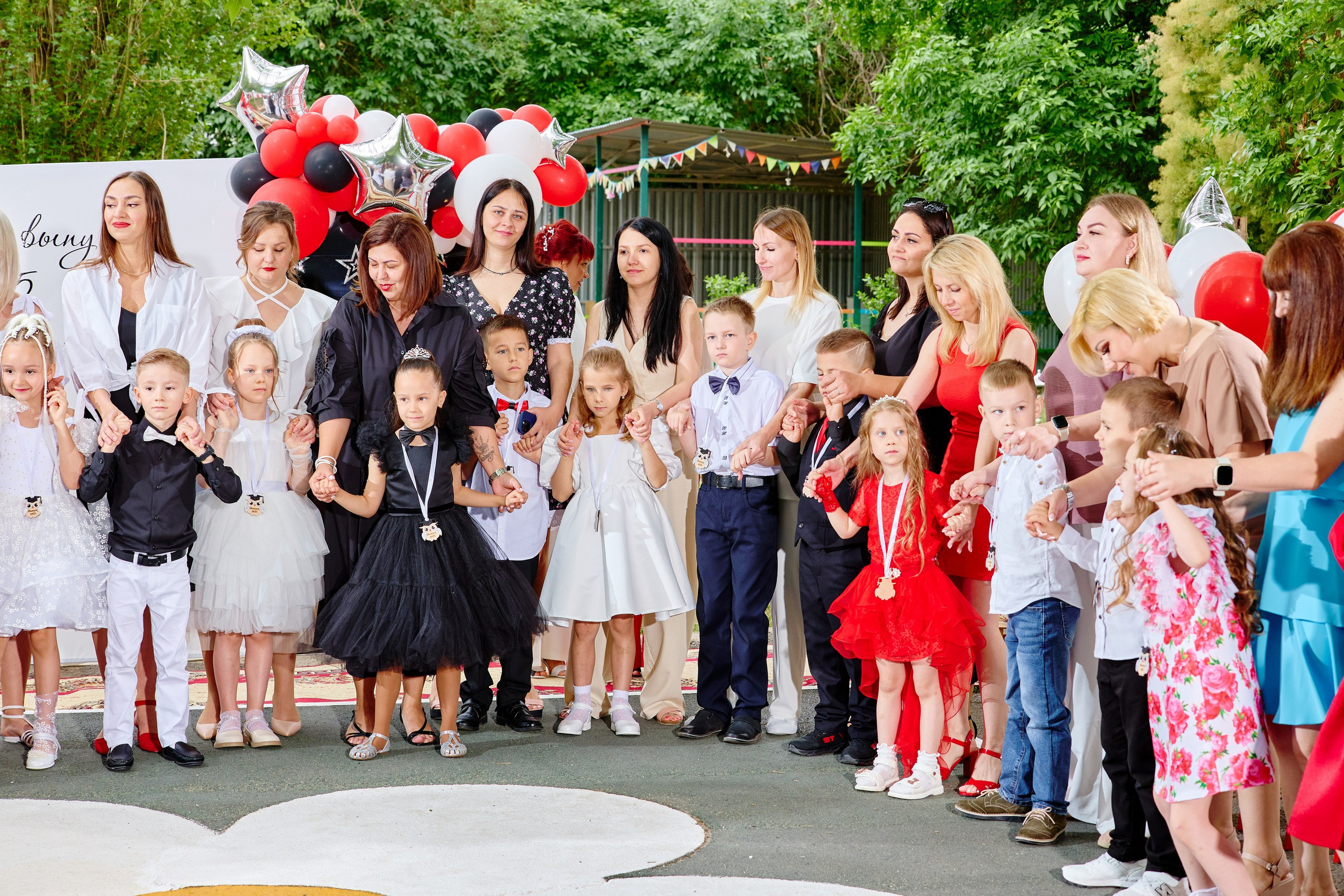 Выпускной 45 сад. Фотограф Выпускные альбомы Таганрог Сергей Коробченко