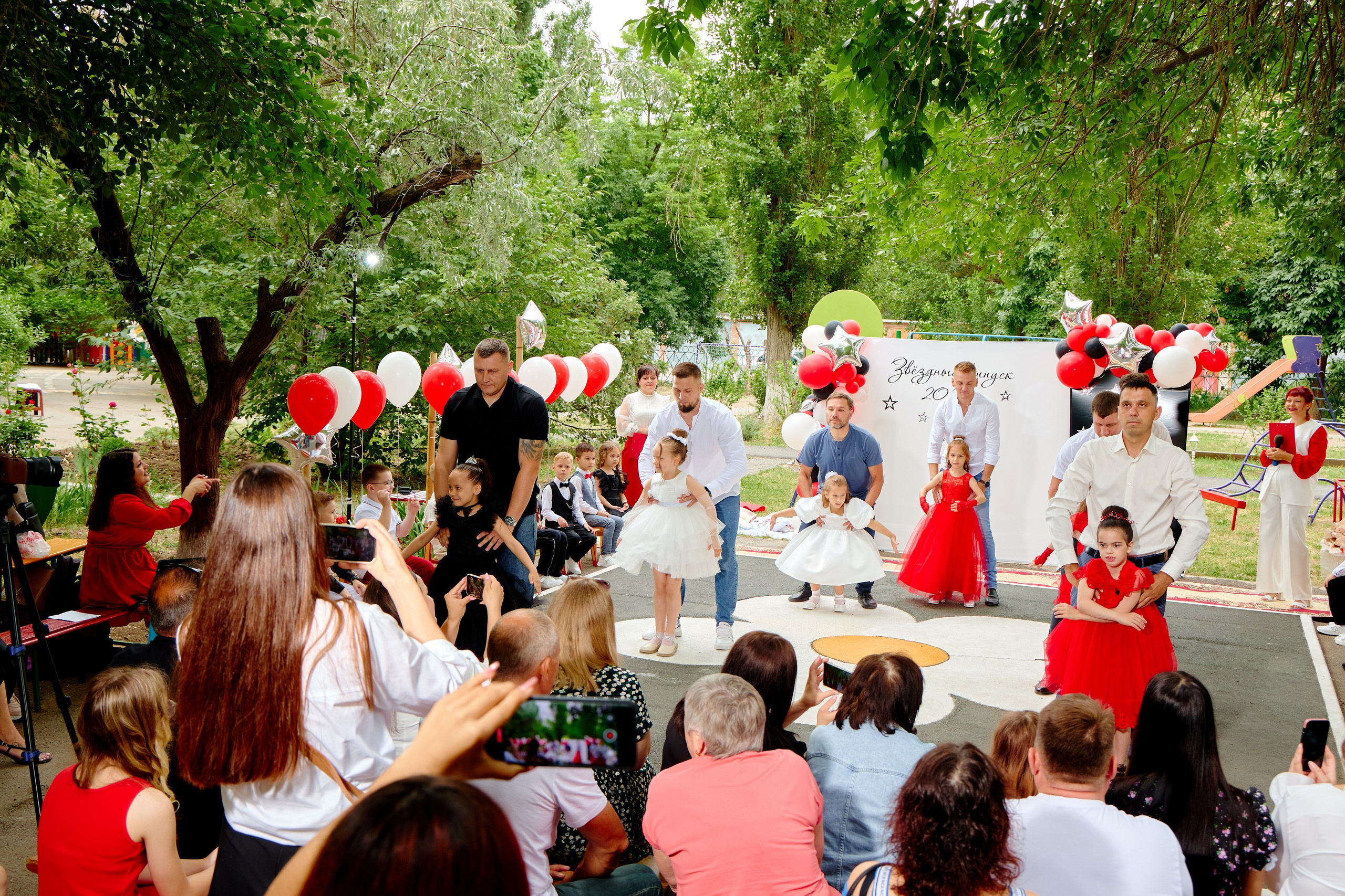 Выпускной 45 сад. Фотограф Выпускные альбомы Таганрог Сергей Коробченко