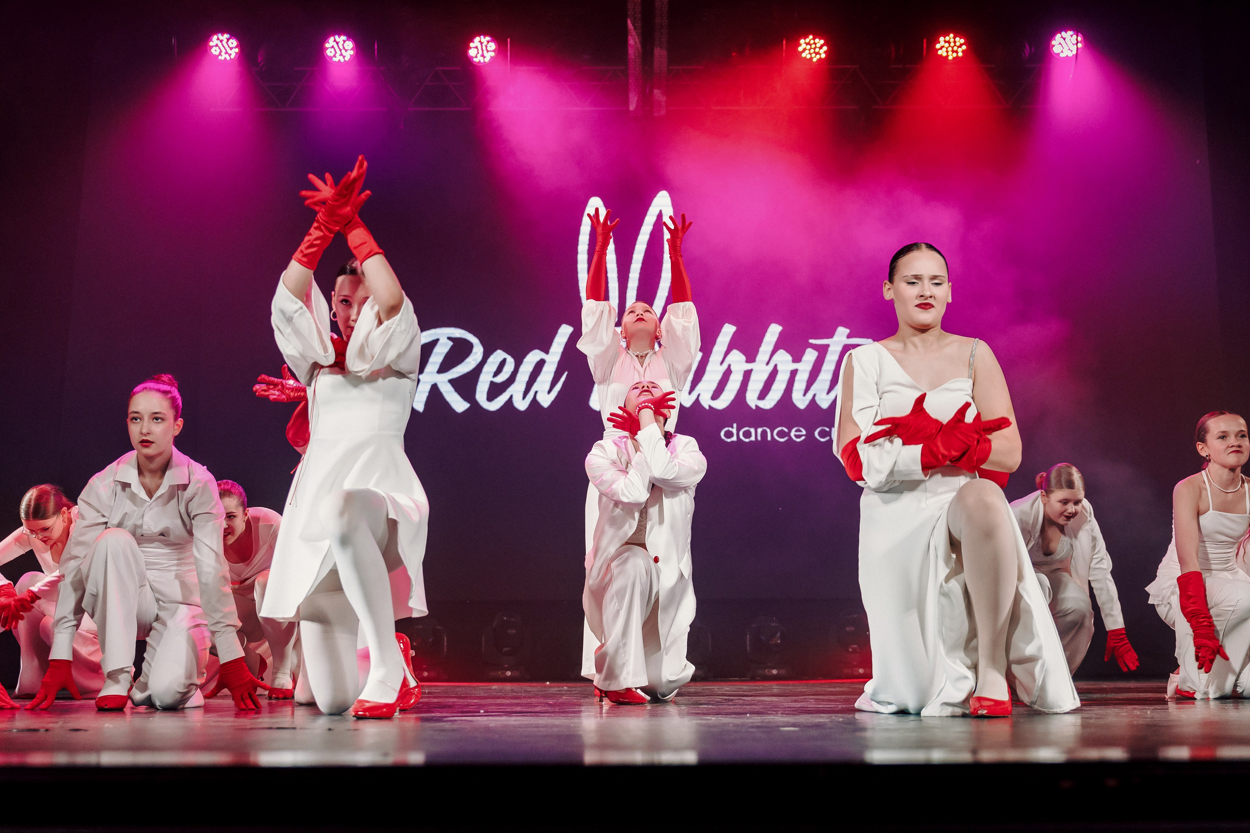 Отчётный концерт танцевальной школы «Red Rabbits» 2025. Лёшка Варзегов — фотограф