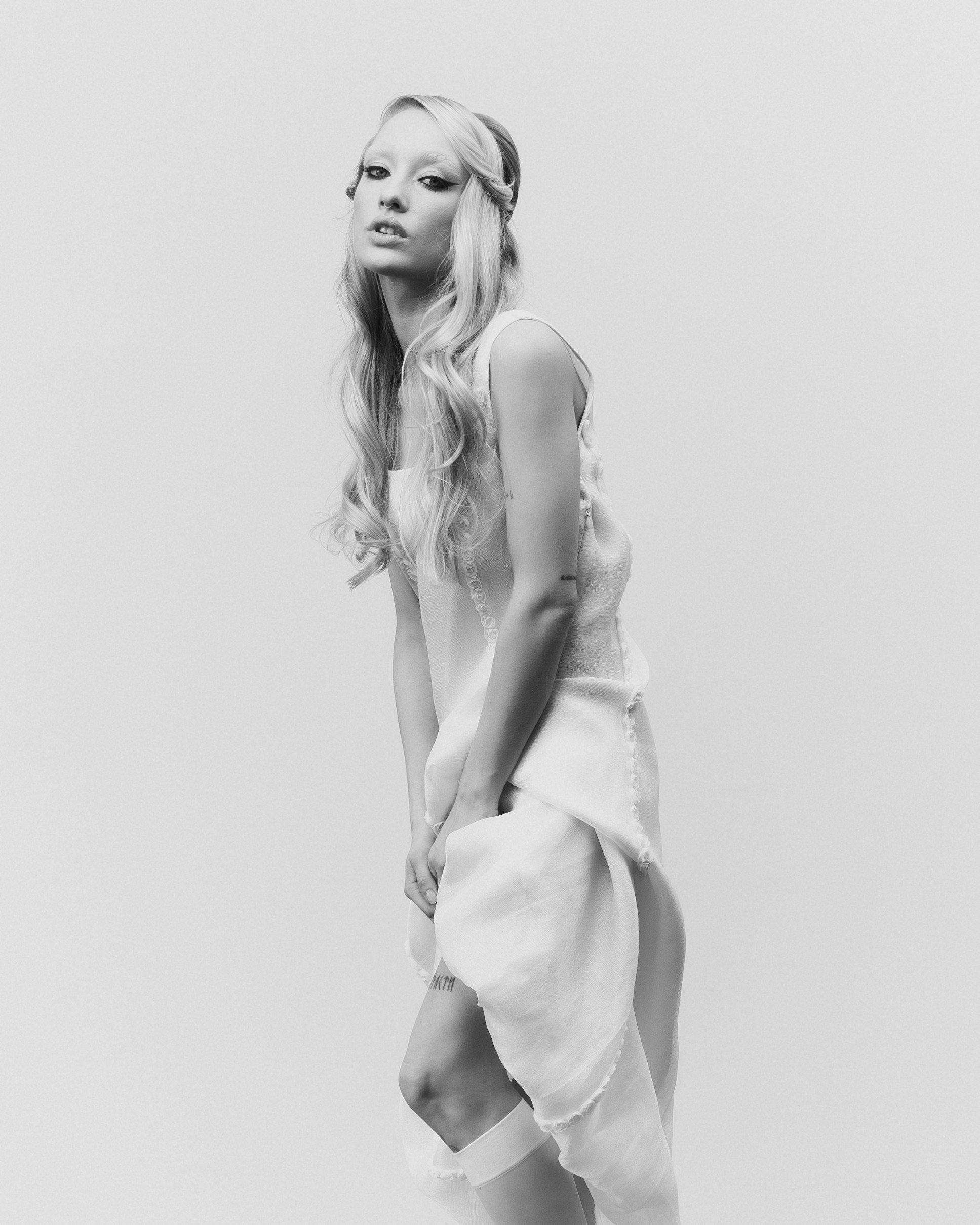 ZO: YOUR INNER PRINCESS. TUTSARKIS — Art Director | Stylist | Photographer