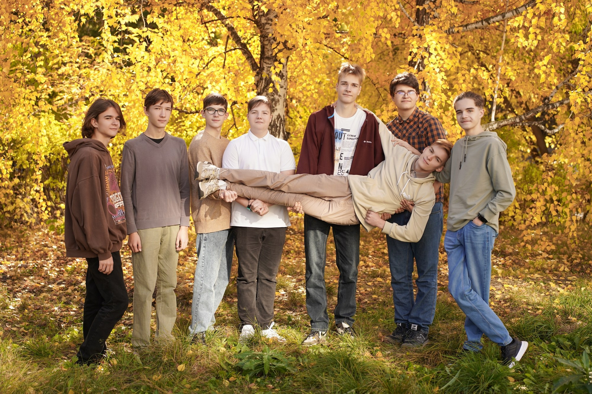 Осенняя фотосессия в бежевом стиле. Универс, 9Е. СИГМА | Студия выпускных альбомов Красноярск