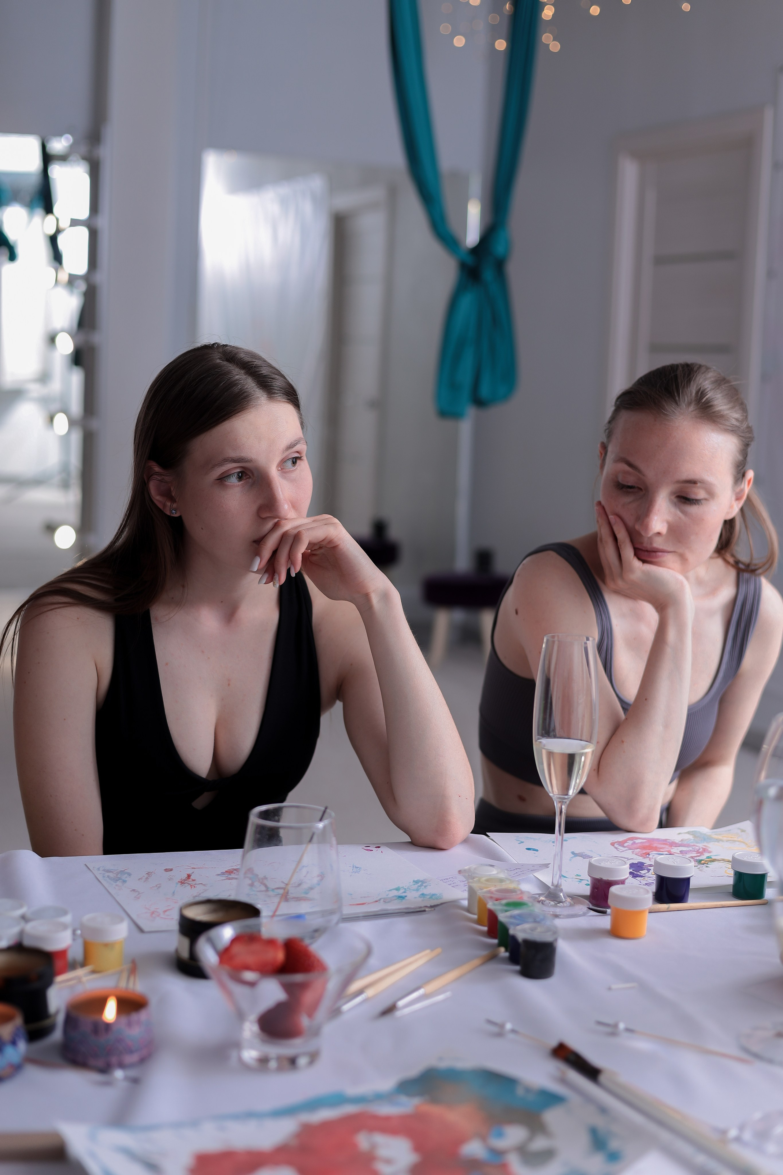 Арт-терапия + аэройога. Фотограф Надршина Лилия