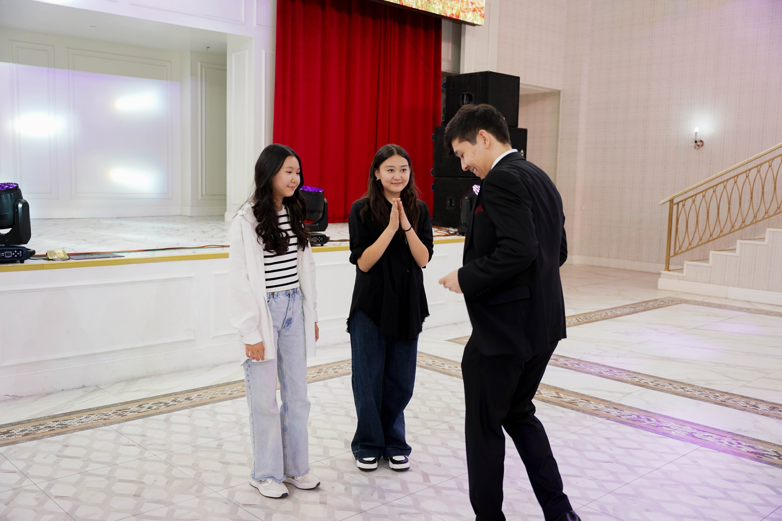 Dana uzatu. Фотограф Ернар Ержанов