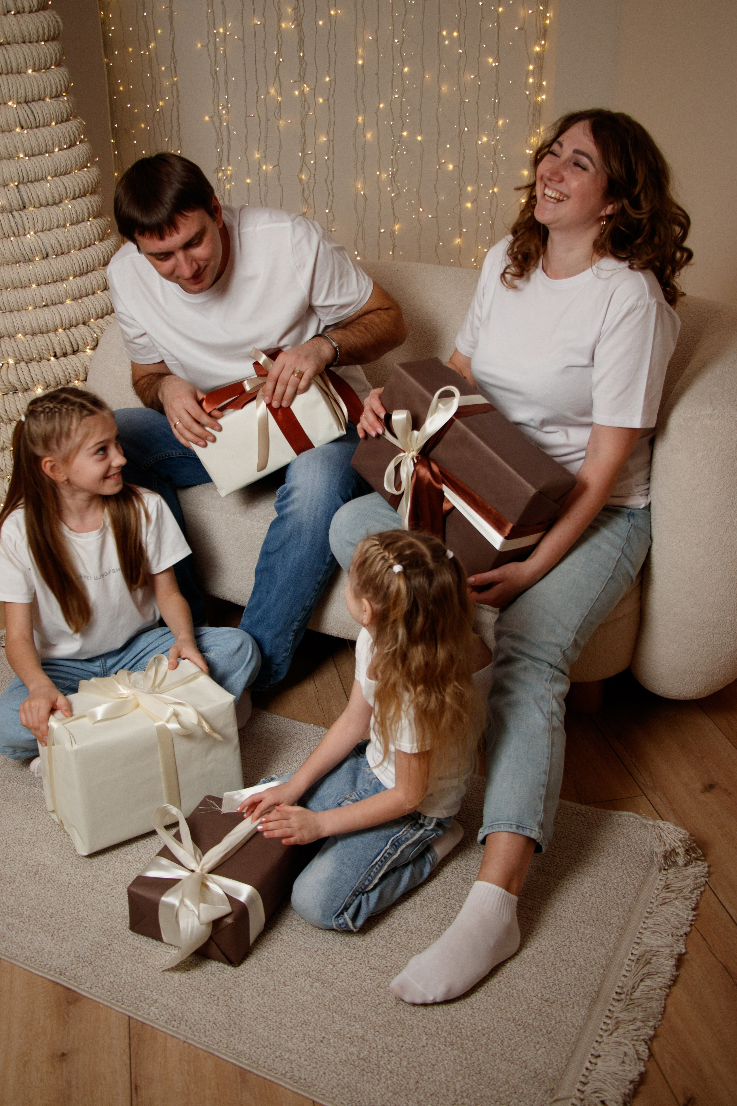 Новогодняя семейная фотосессия с детьми. Фотограф и ретушер в Ростове-на-Дону Вика Каен