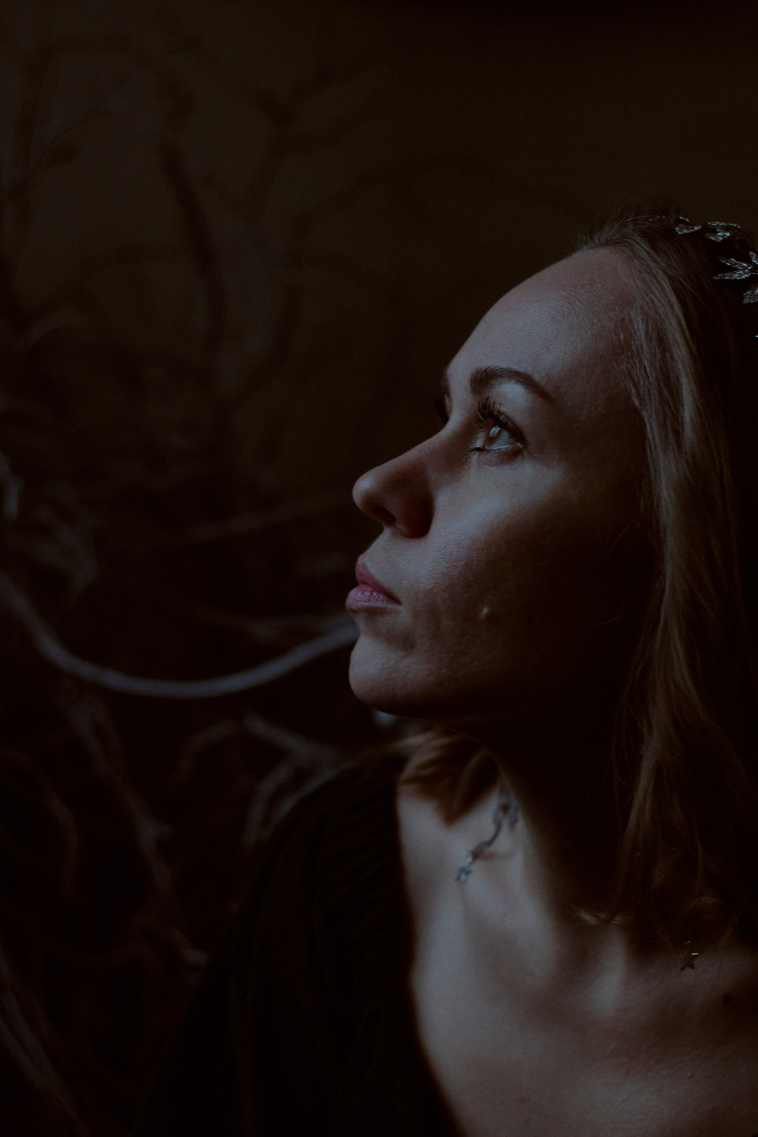 Тень. Фотограф лавстори Москва/МО Приятелева Ангелина