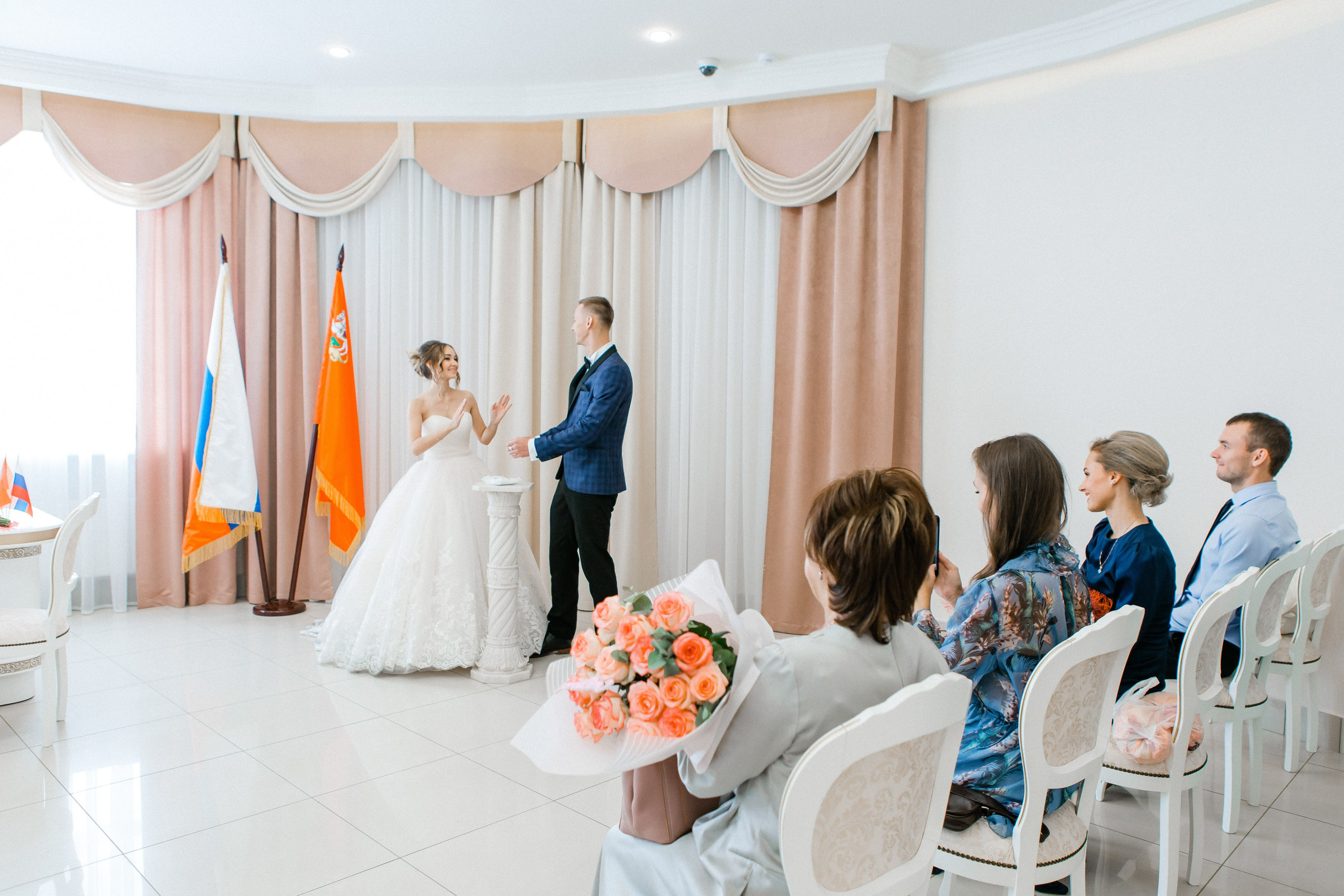 Денис и Ксения. Видеосъемка и фотосъемка свадеб. Фотограф и оператор на свадьбу. Видеосъемка подкастов, собственная видео-фотостудии. Предметная фотосъемка