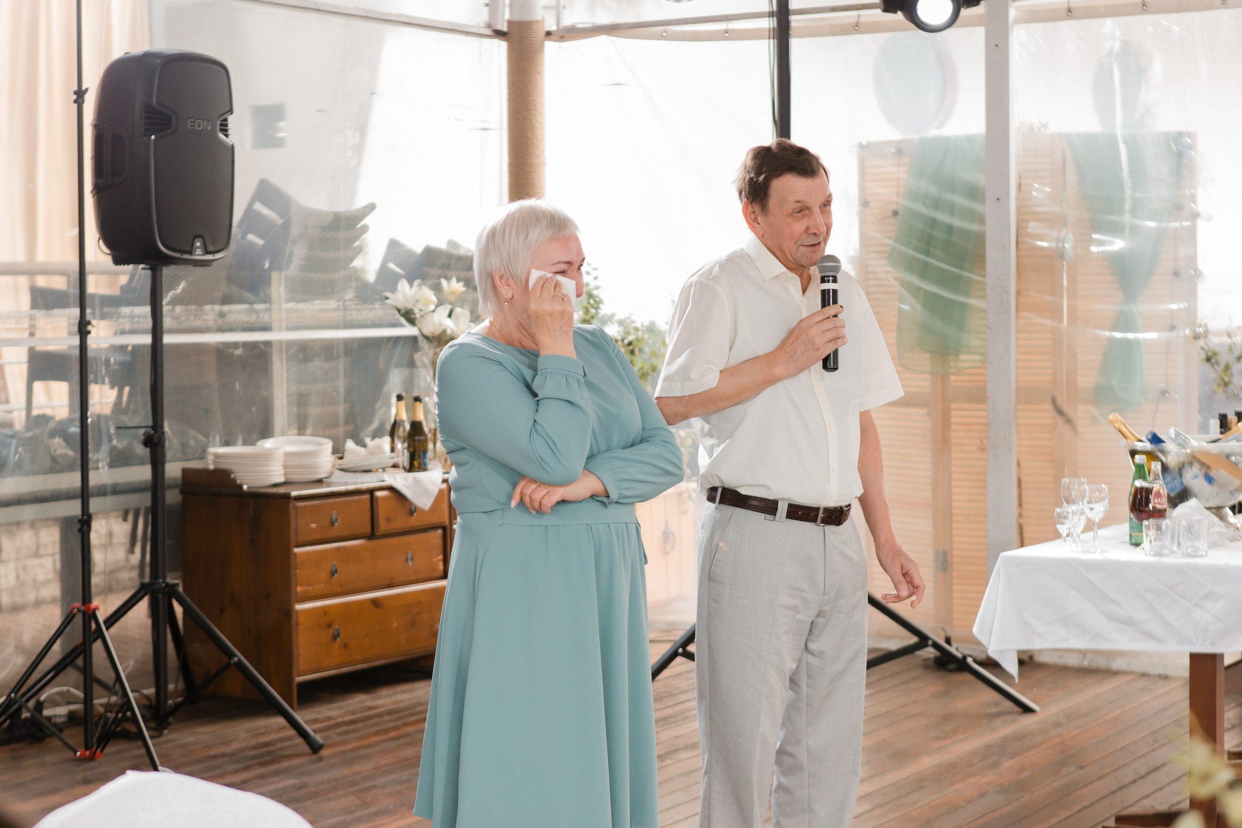 Свадебная фотосъемка Евгения и Натальи. Свадебные фотографии. Видеосъемка и фотосъемка свадеб. Фотограф и оператор на свадьбу. Видеосъемка подкастов, собственная видео-фотостудии. Предметная фотосъемка