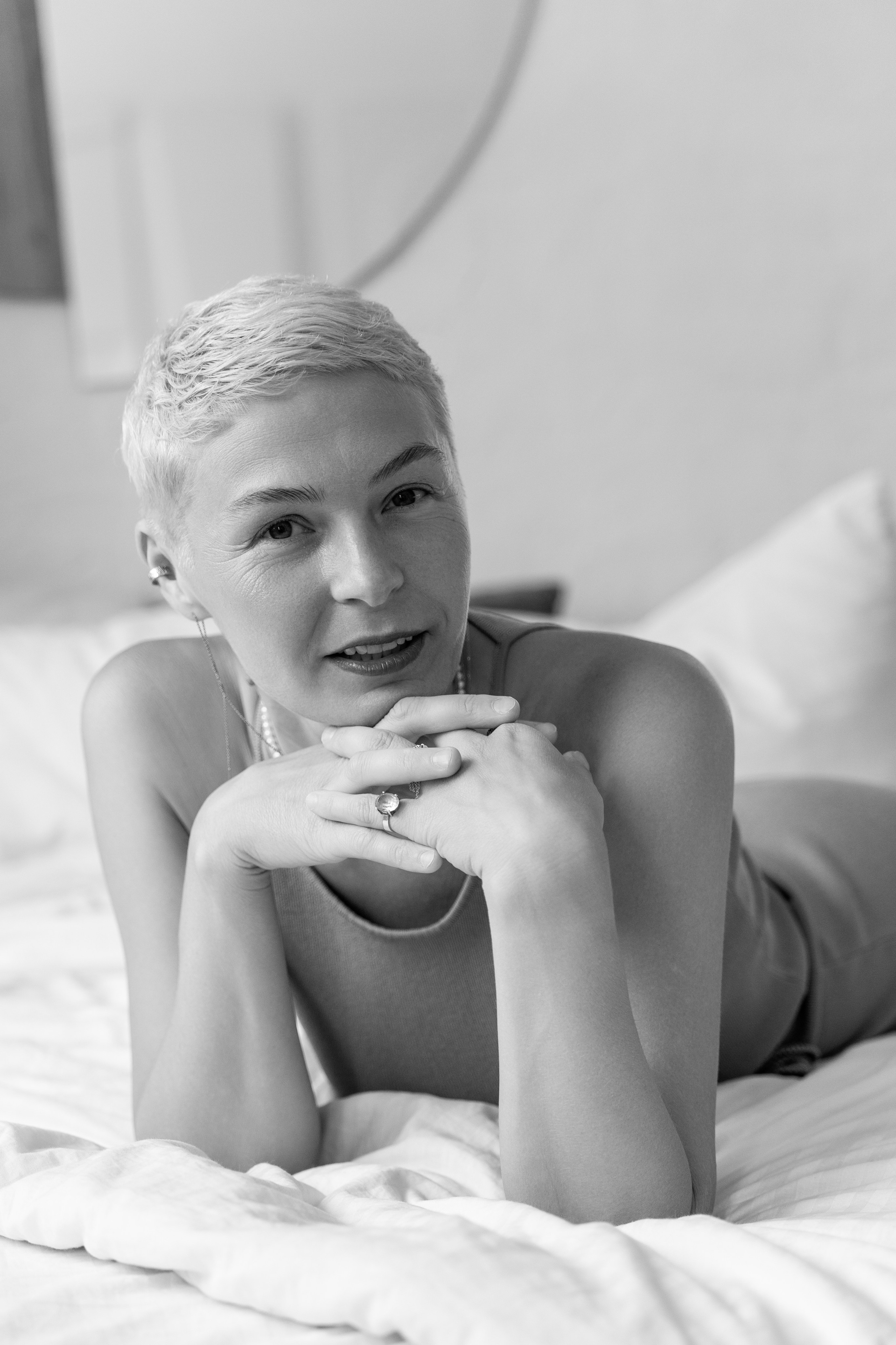 Будуарная съемка в студии в Красноярске. Женский фотограф в Красноярске