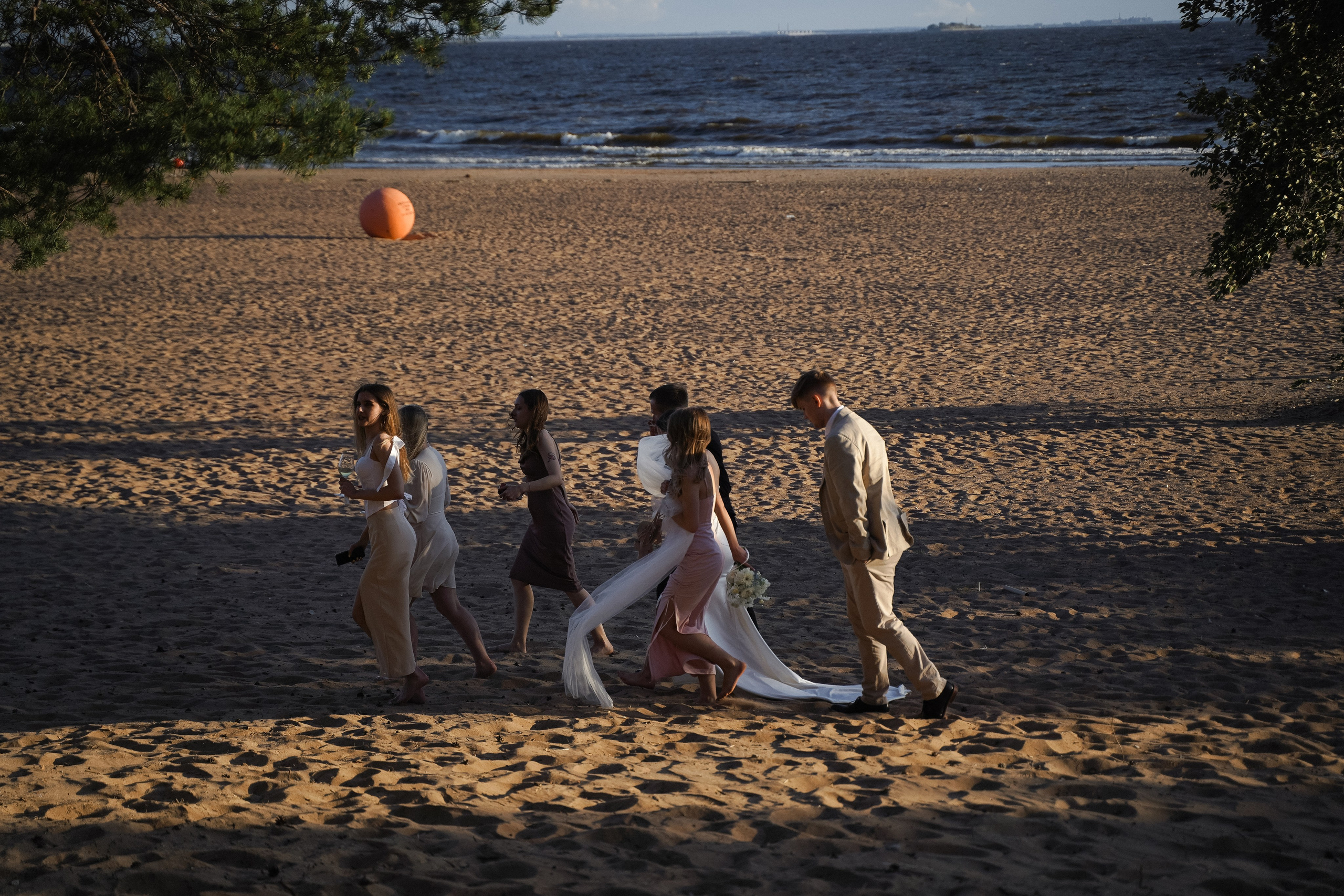 Свадьба на заливе в атлантисе. Свадебный фотограф организатор в Санкт-Петербурге Ассоль Опарина