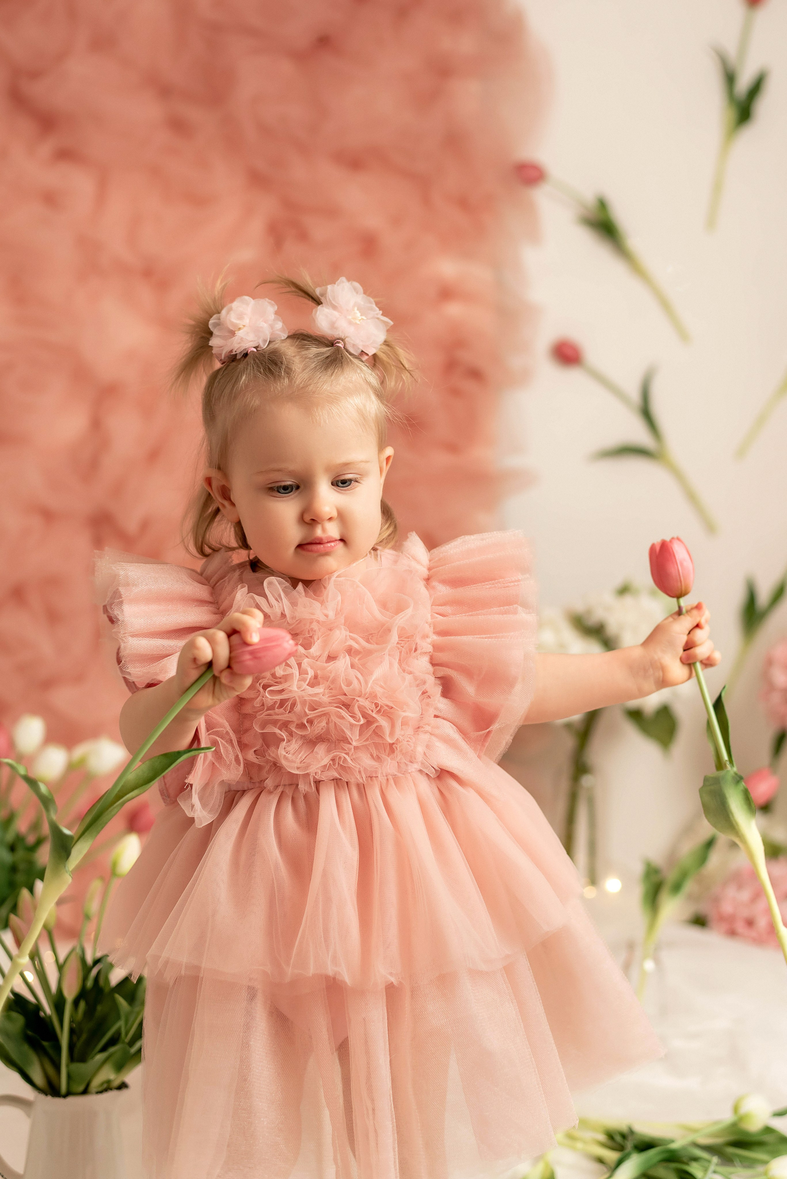 Мия — тюльпаны 2026. Семейный и детский фотограф Наталья Горда