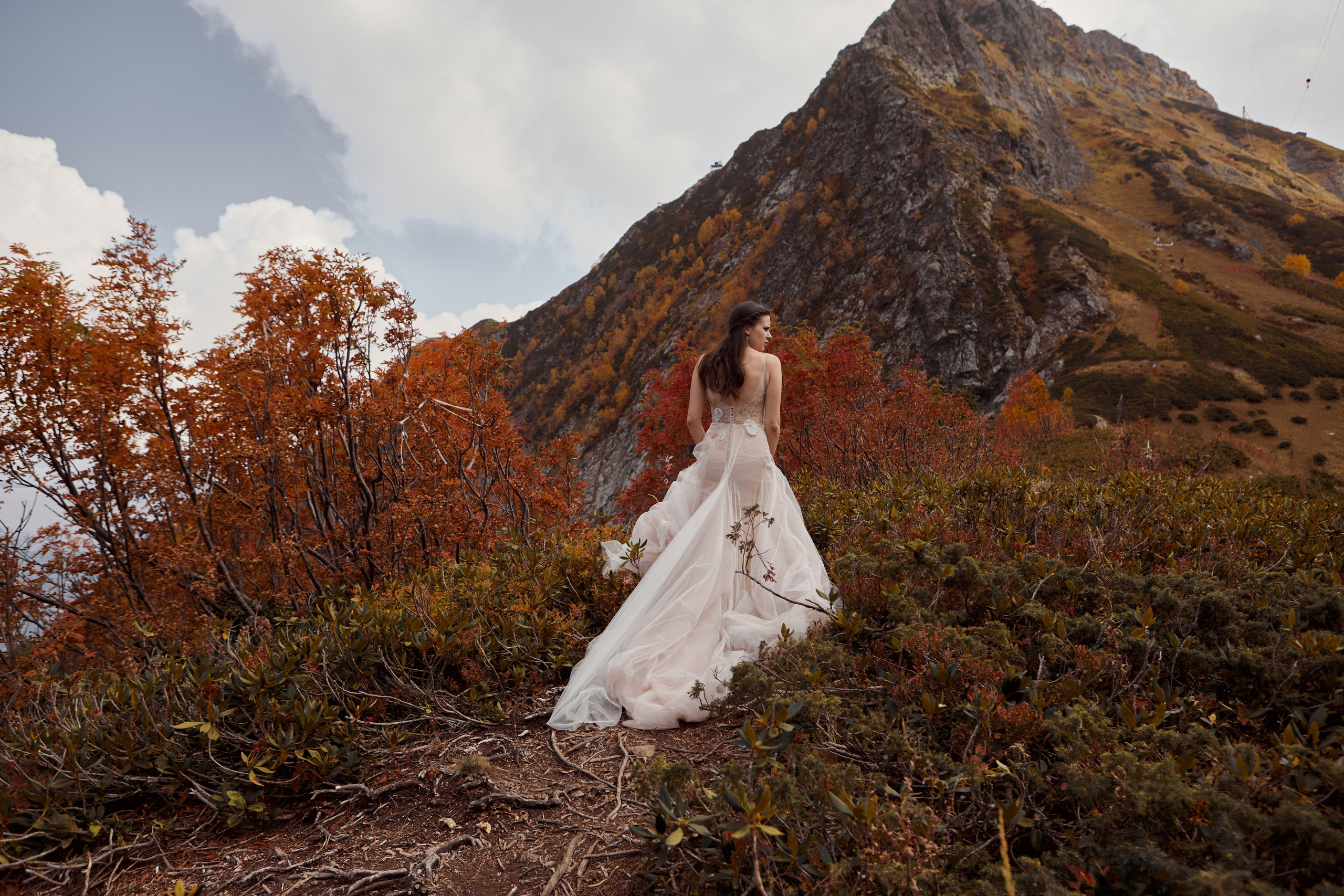 Свадебная фотосессия в горах. Свадебный и семейный фотограф в Сочи-Красной поляне Ларионова Анна