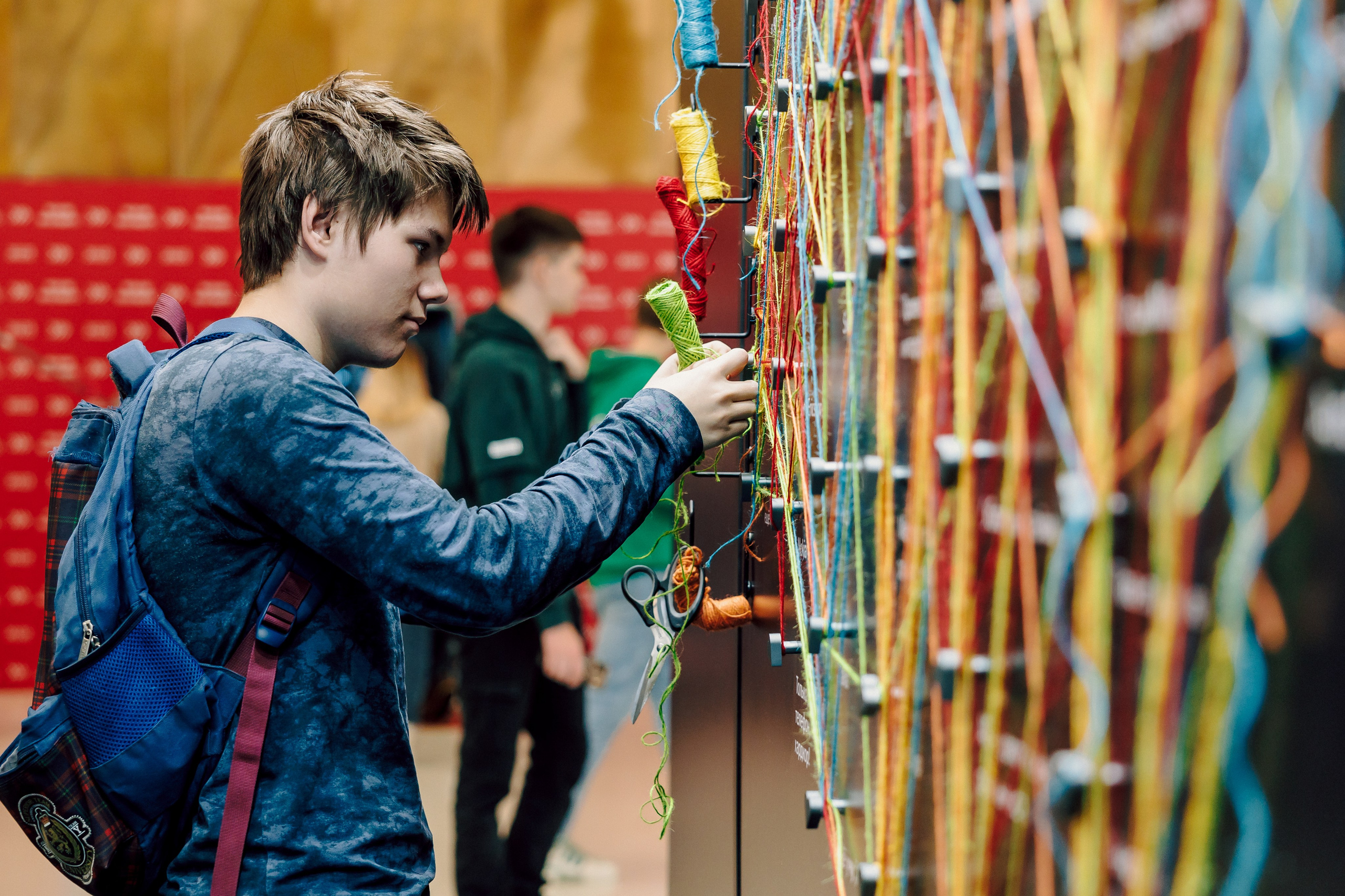 СКБ Контур — Форум будущего — Стенд. Лёшка Варзегов — фотограф
