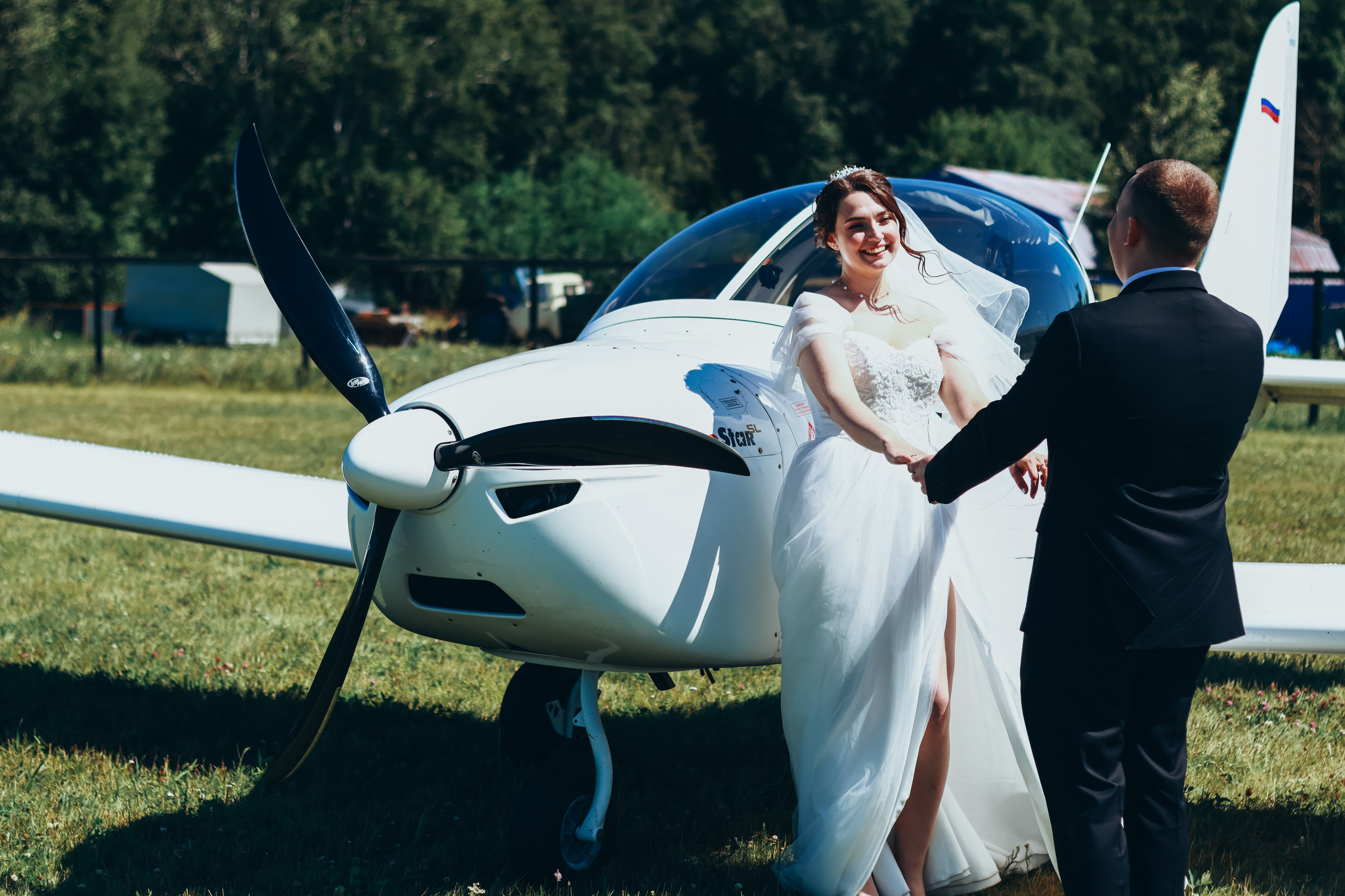 Свадьба Владислава и Дианы — Екатеринбург | ЗАГС, поле и самолёт. Фотограф в Екатеринбурге Пойгина Елена