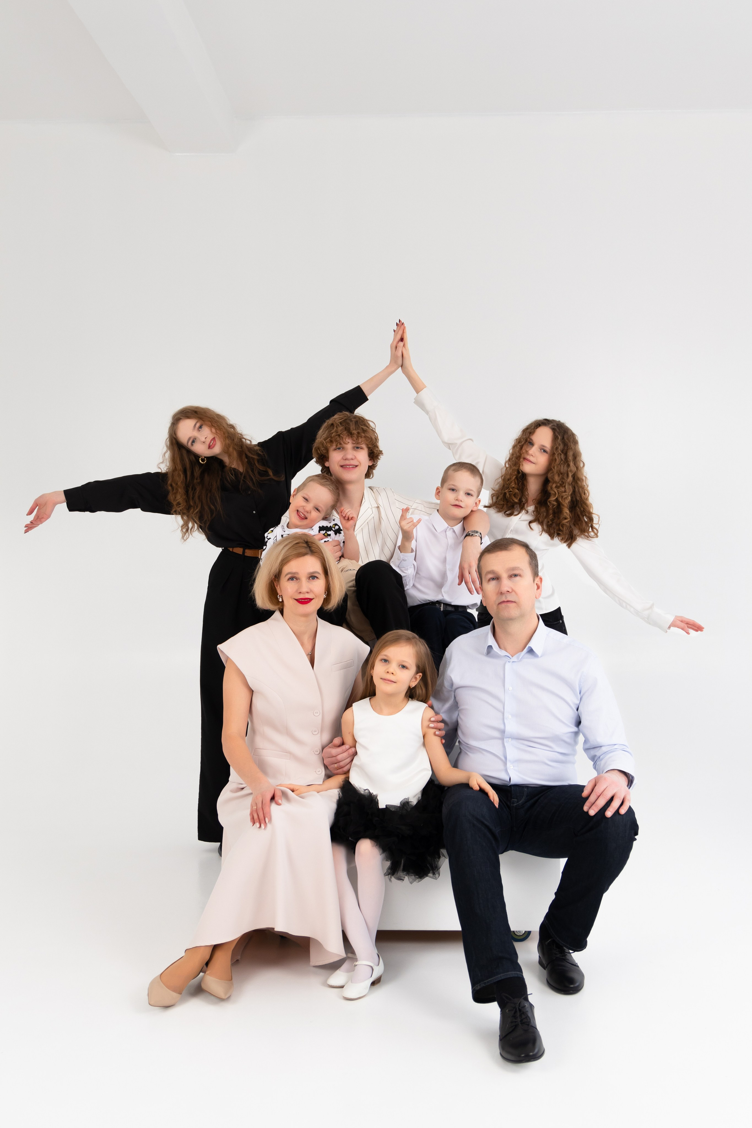 Давыдовых много не бывает! Семейная фотосессия в студии. Фотограф в Екатеринбурге Пойгина Елена