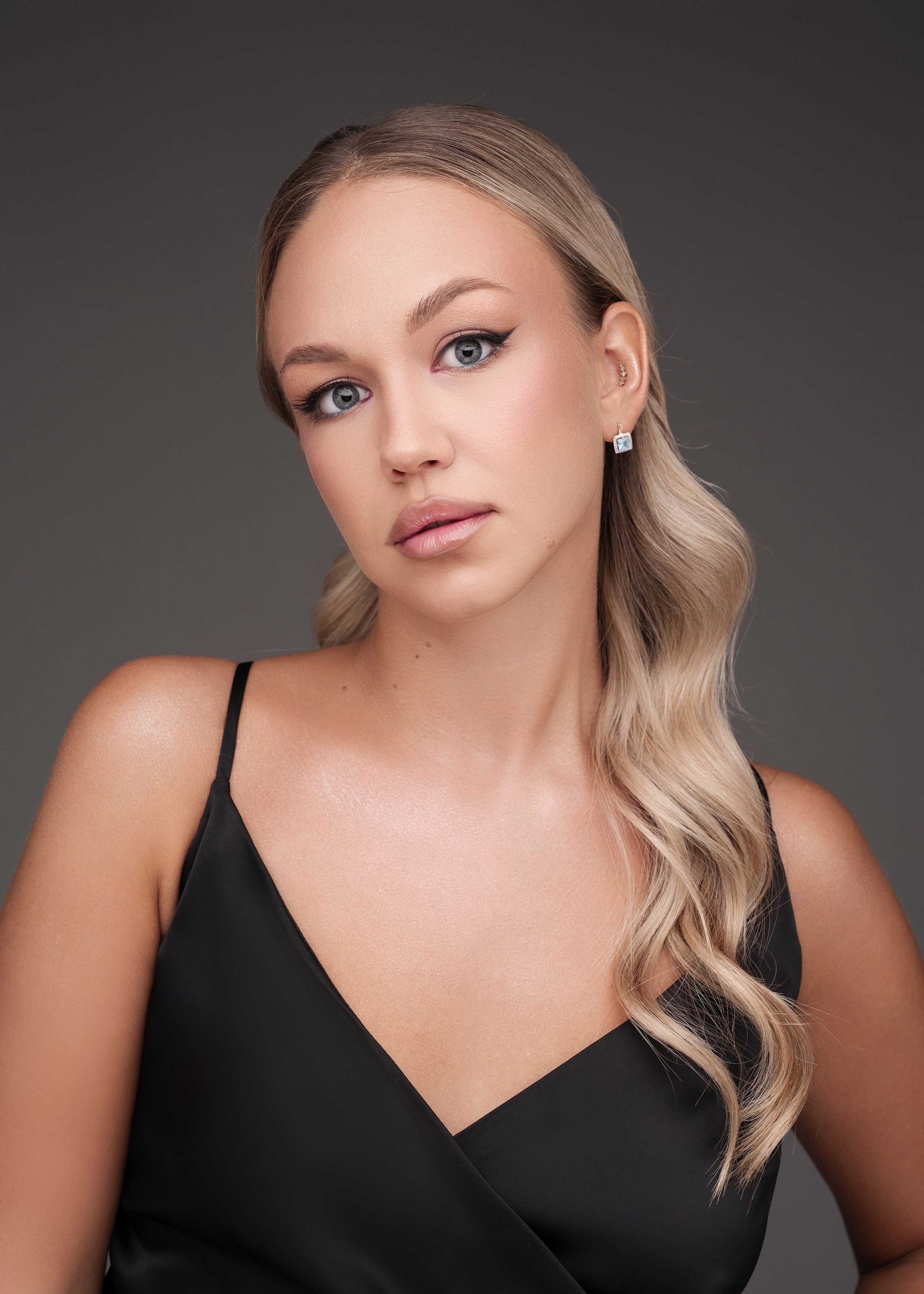 Профессия визажист. Оксана Волик фотограф в Архангельске. Аренда фотостудии White Studio