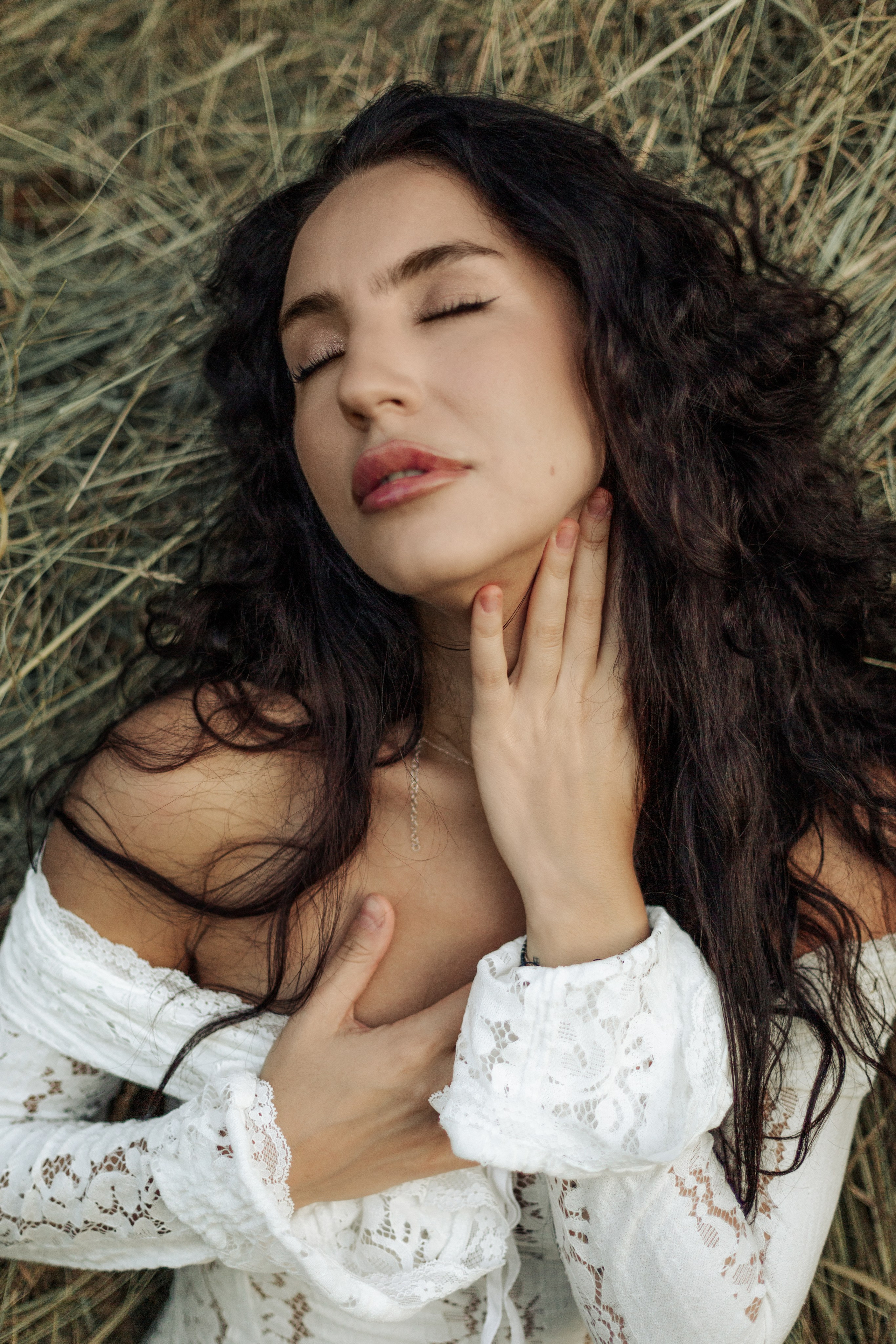 DIANA. ABRAZ