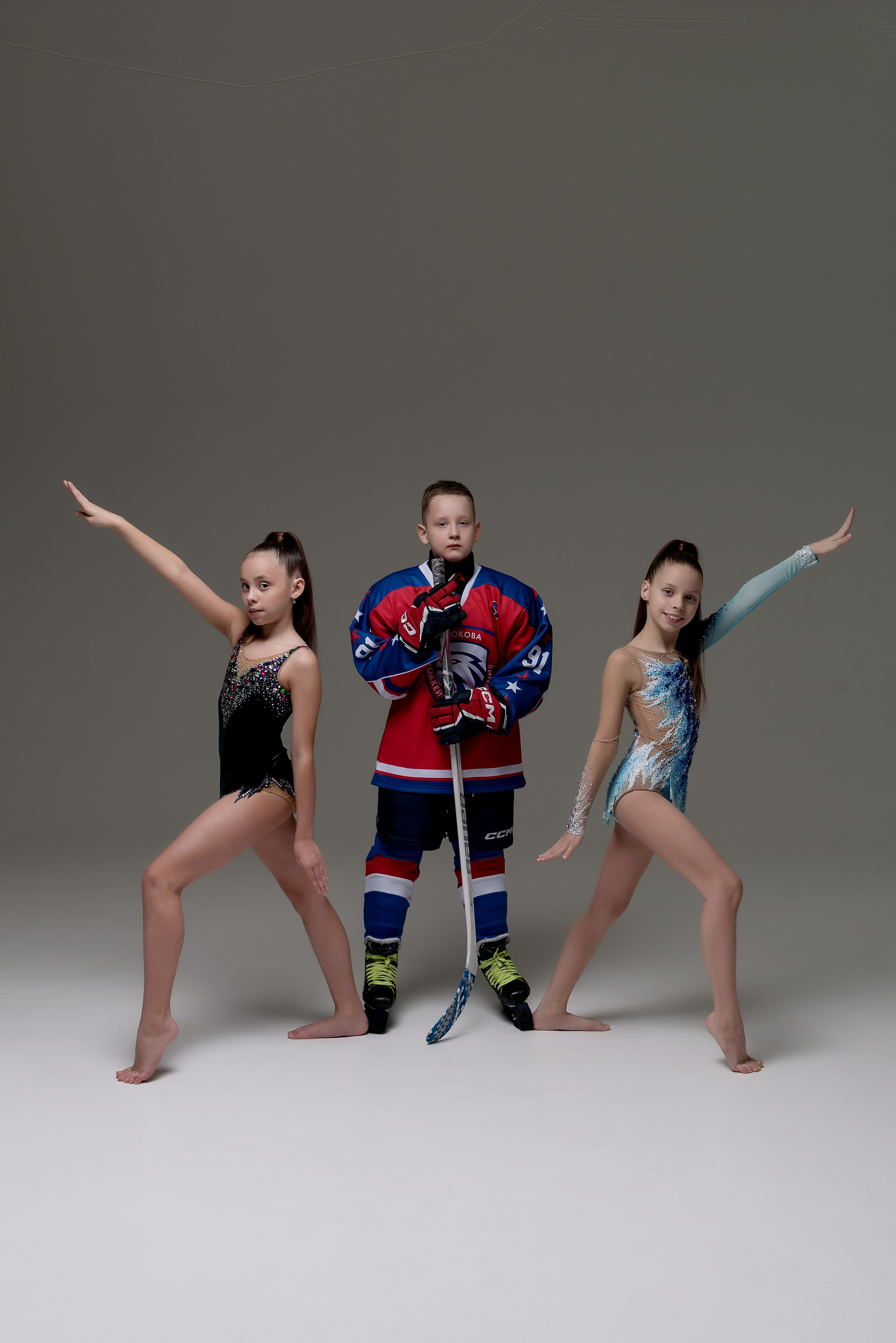 Хоккей — Гимнастика групповая съемка. Детский фотограф в Долгопрудном и Москве