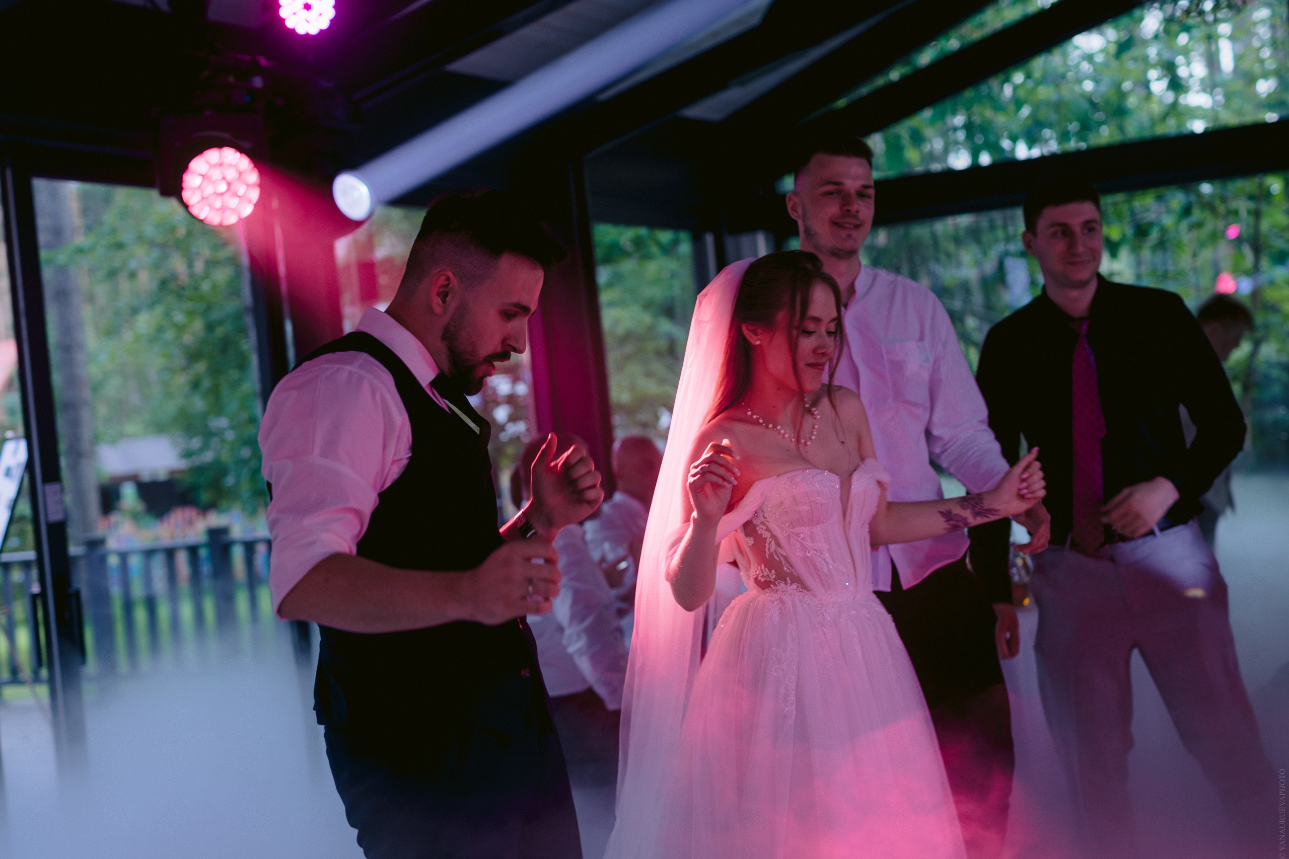 Нежный май. Даниил и Александра. Свадебный и контент- фотограф в Тольятти, Самаре, Москве Яна Уруева