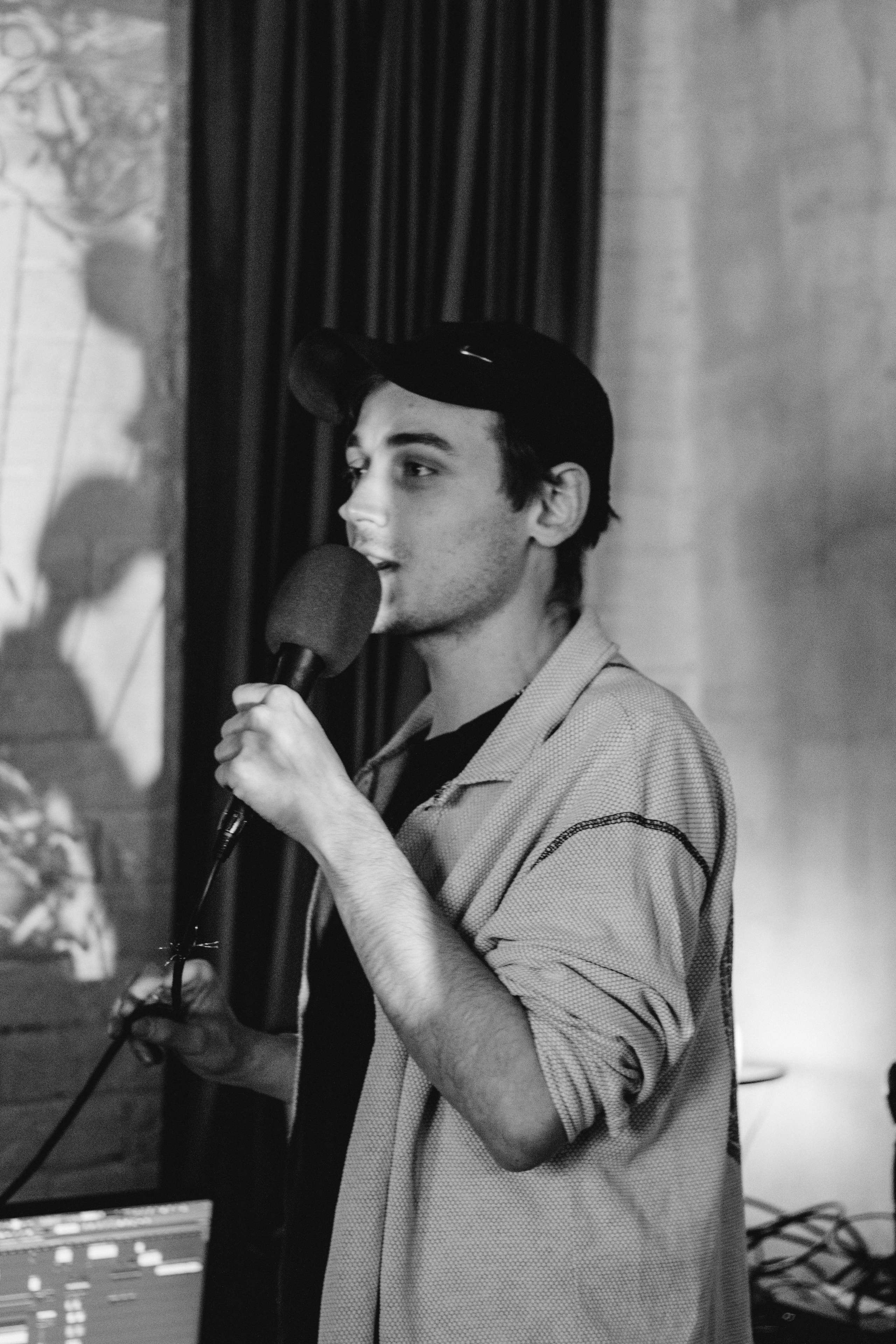 Бильярдная «Крученых» некрореализм. Юля Мурашова портретный и документальный фотограф