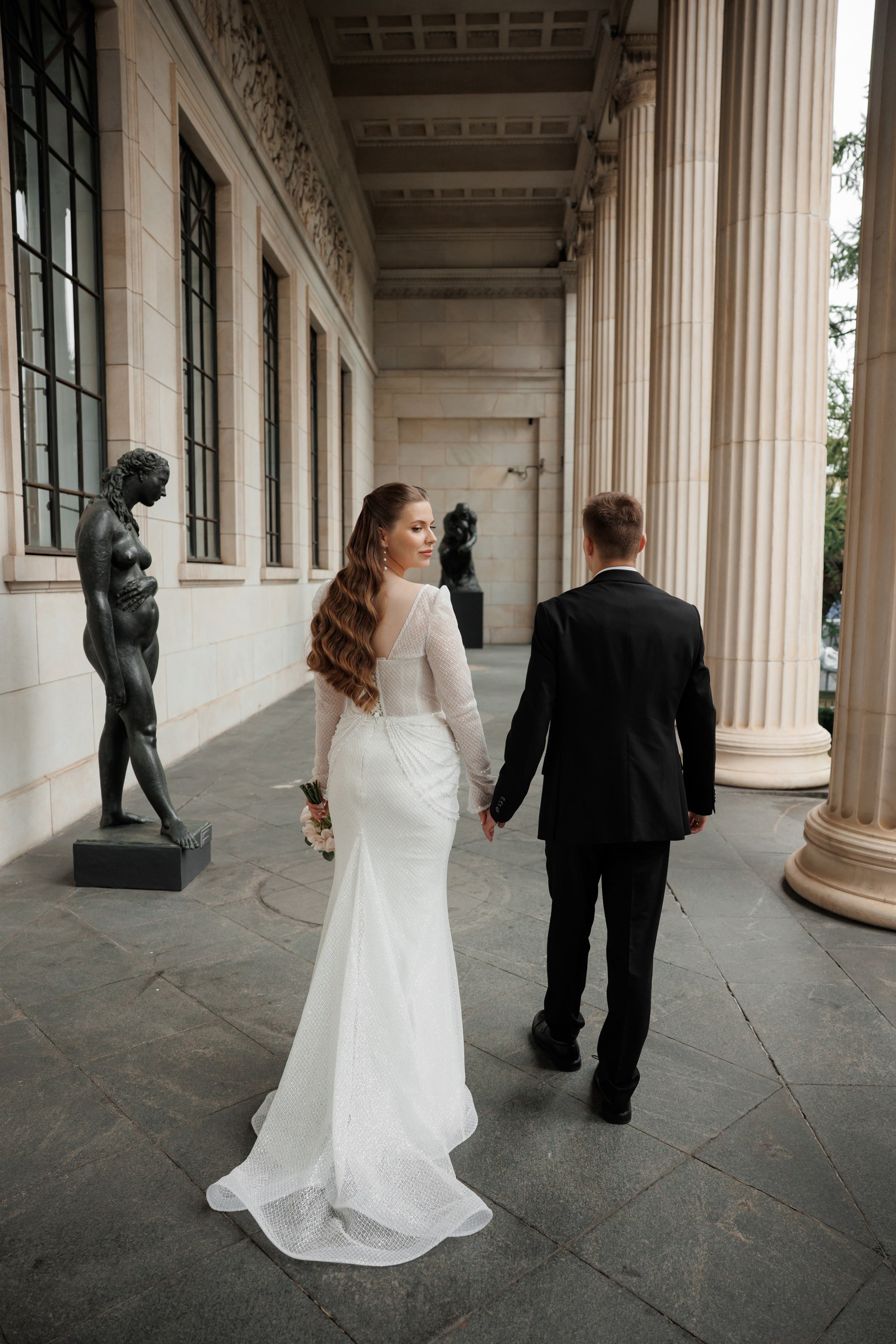 Фотосессия у Пушкинского музей. Свадебный и репортажный фотограф (Москва, Королев и другие)